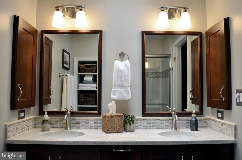 BURKE CENTRE - Residential