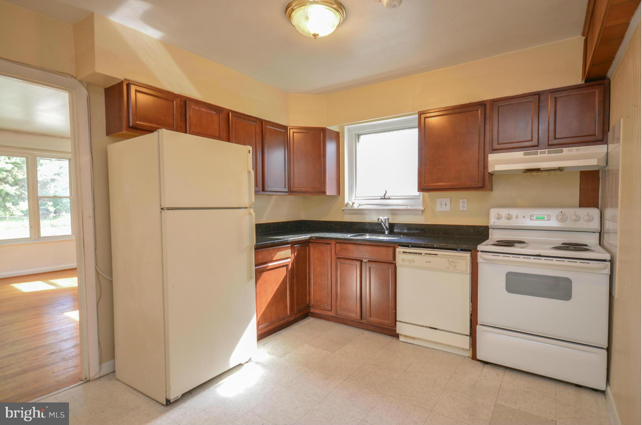 M L REESE - Residential Lease