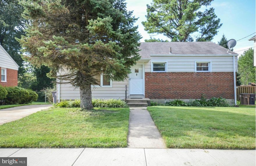 Bright & spacious rambler in quiet neighborhood.  4 bedrooms & 1 bath on main level, with hardwood floors throughout.  Eat in kitchen with granite counters.  Finished walkout basement with a spacious rec room, 1 bedroom & 1 bath, kitchenette, and plenty of storage.  Large fenced backyard with a patio, perfect for entertaining.  Wide driveway with off street parking.  Lead free certificate.  Close to Rockville Town Center, metro, multiple parks.