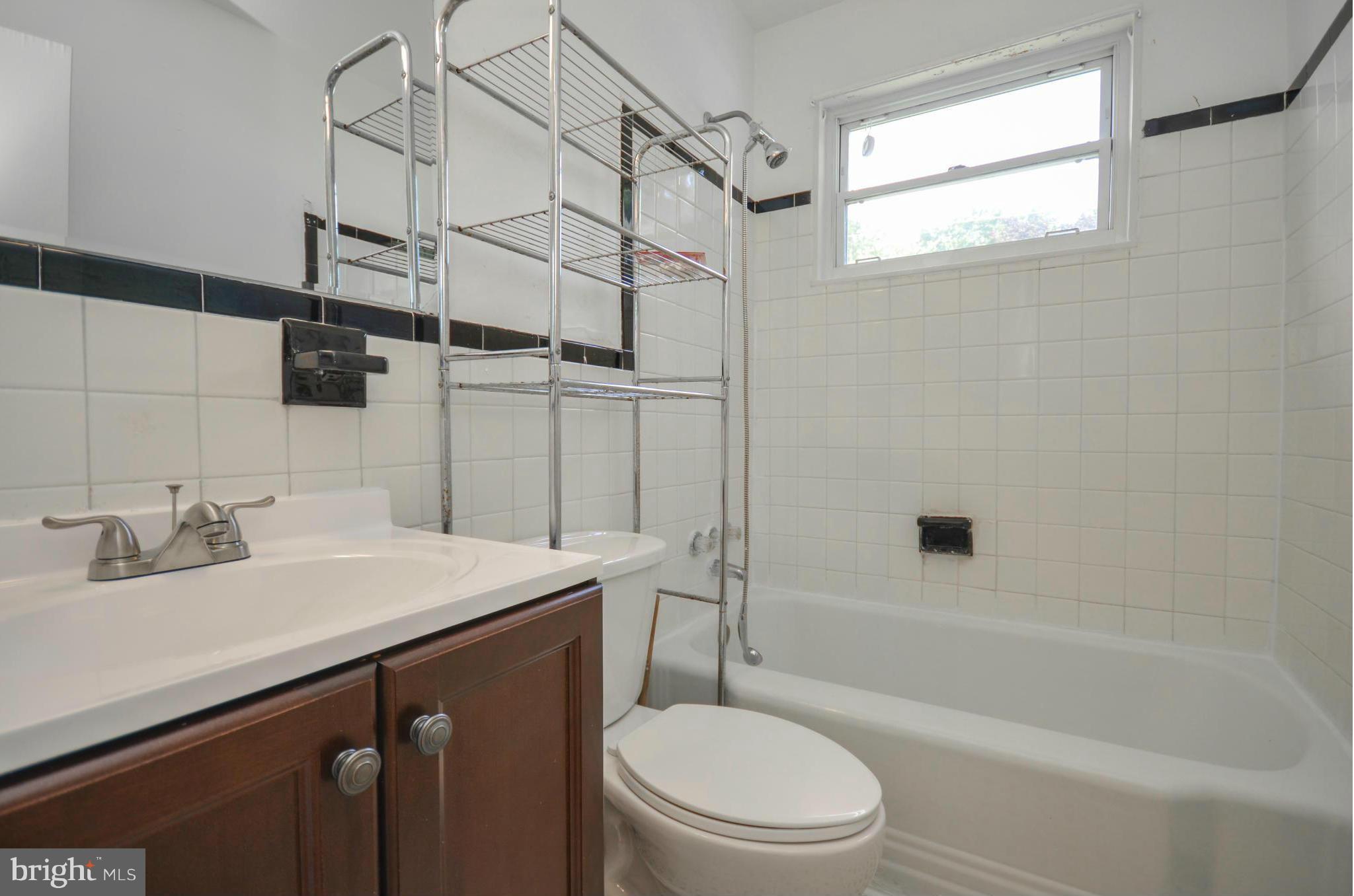 M L REESE - Residential Lease