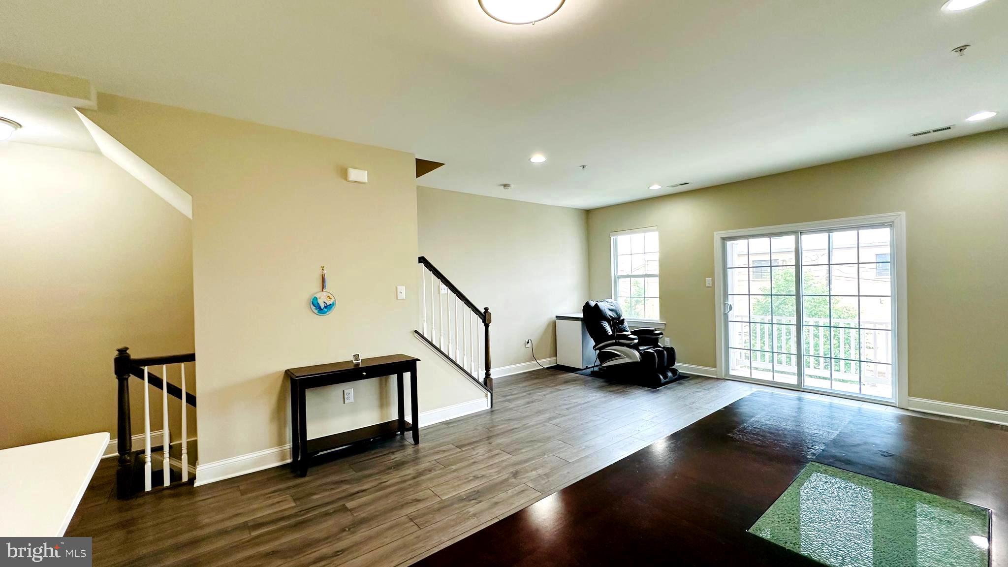 PENN SQ - Residential