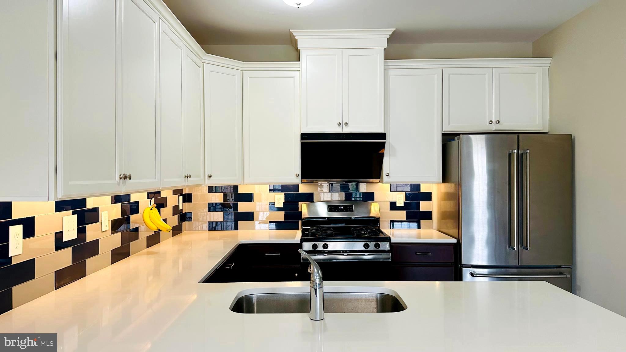 PENN SQ - Residential