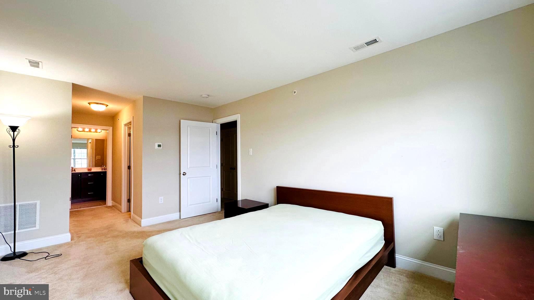 PENN SQ - Residential