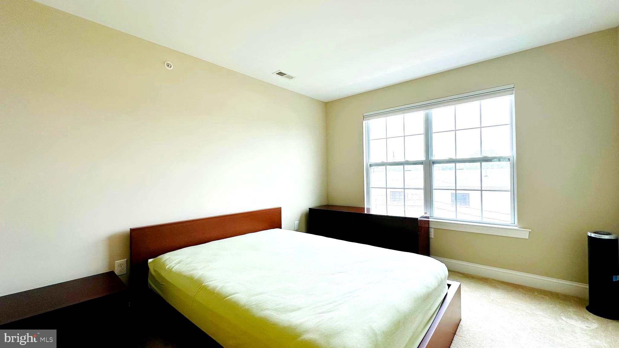 PENN SQ - Residential