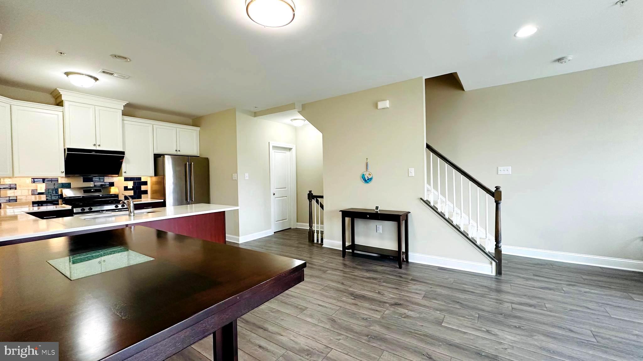 PENN SQ - Residential