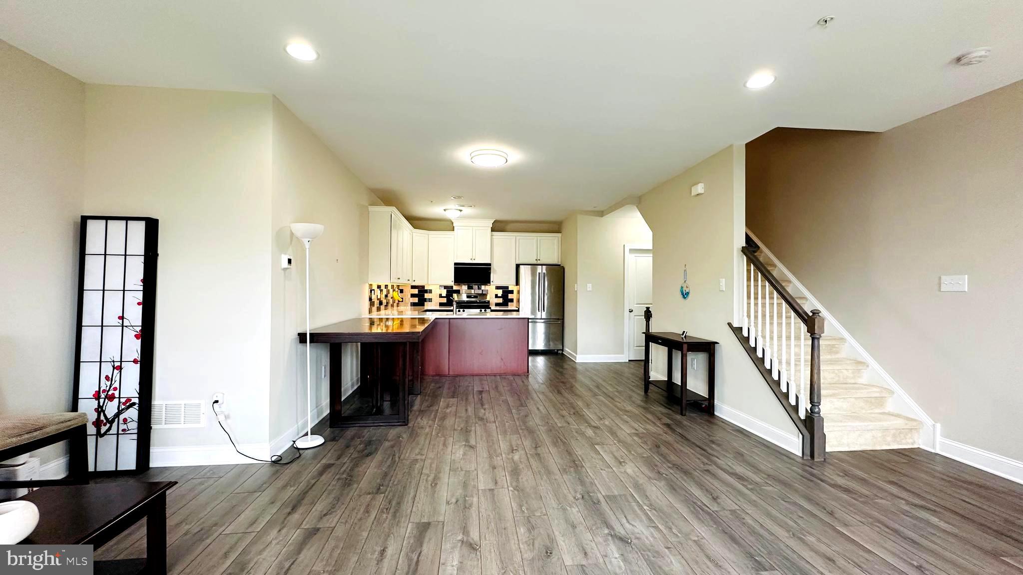 PENN SQ - Residential