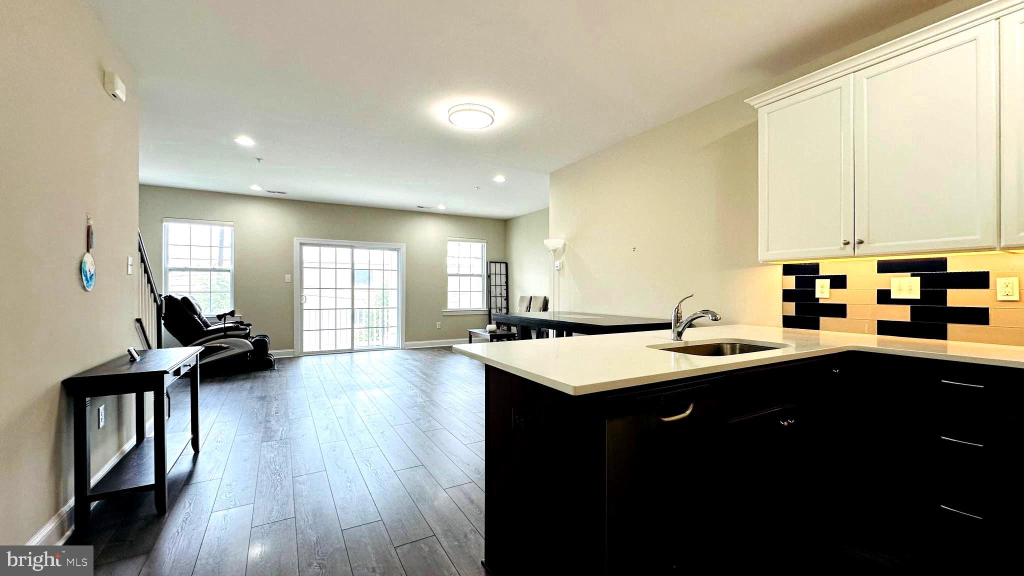 PENN SQ - Residential
