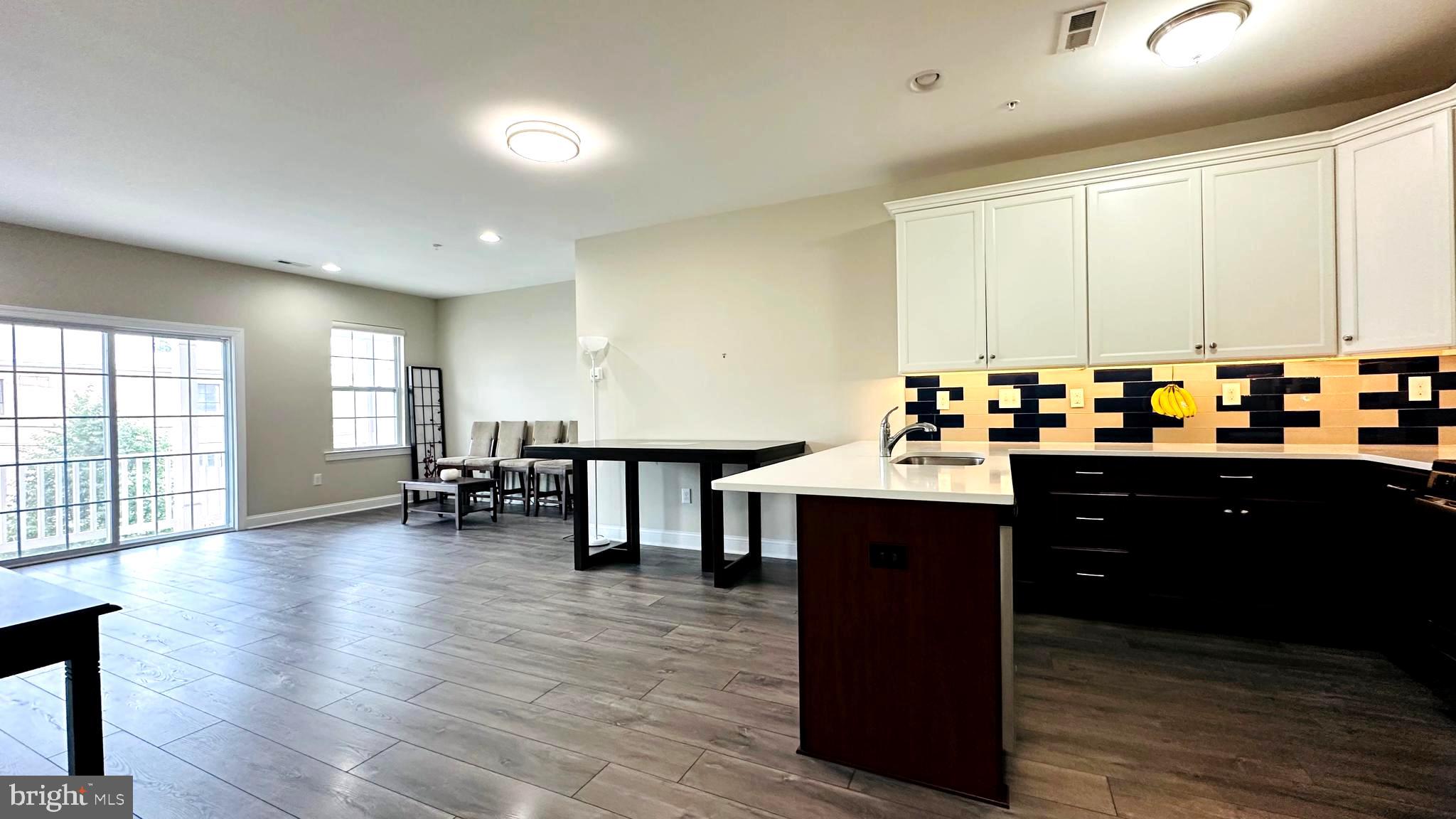 PENN SQ - Residential