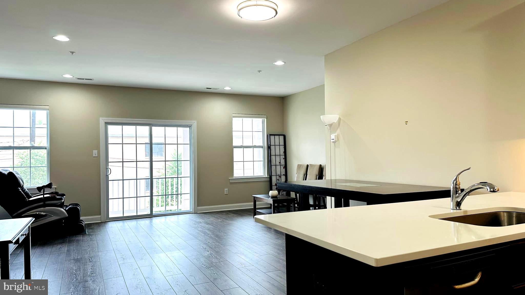 PENN SQ - Residential