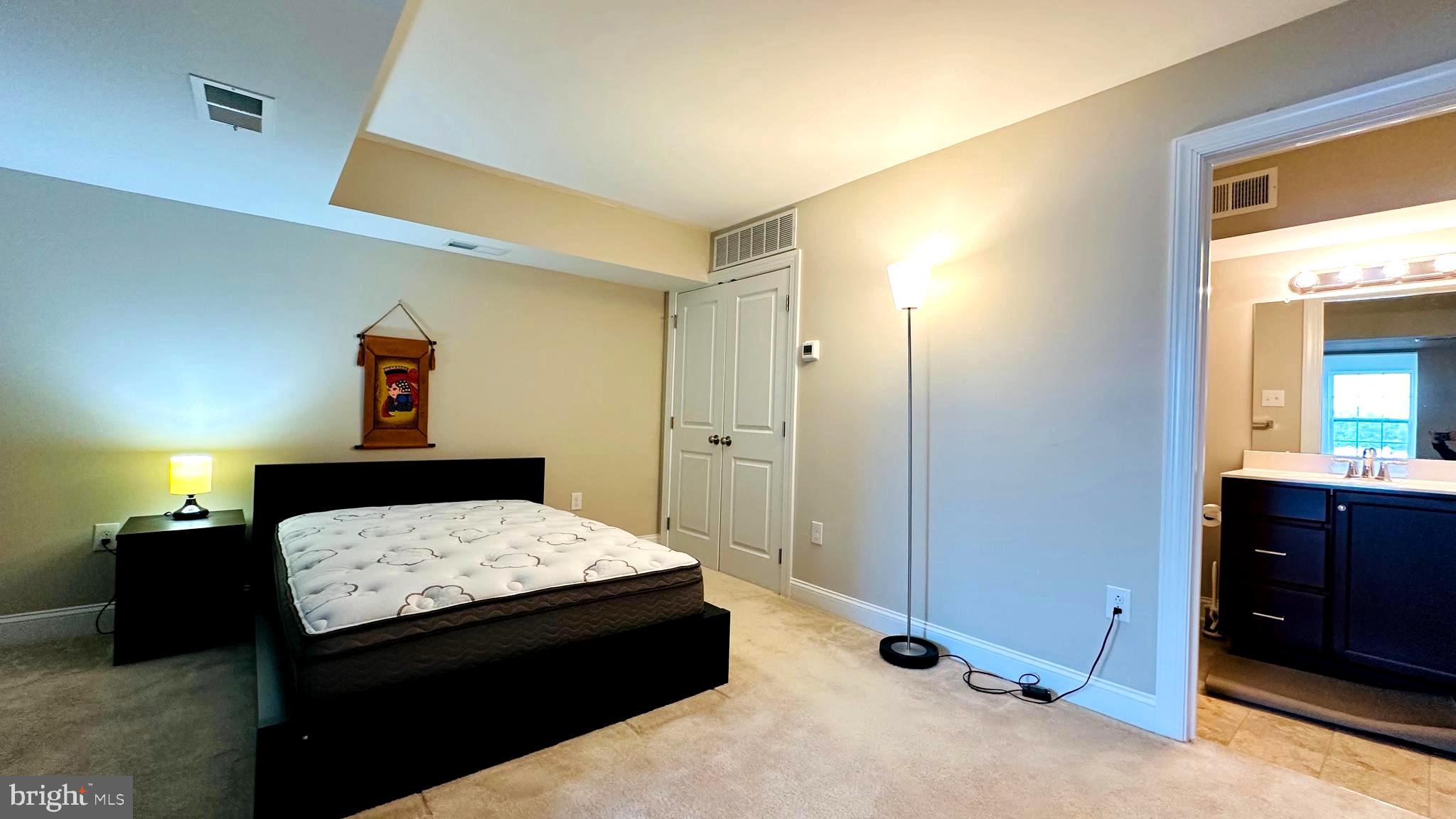 PENN SQ - Residential