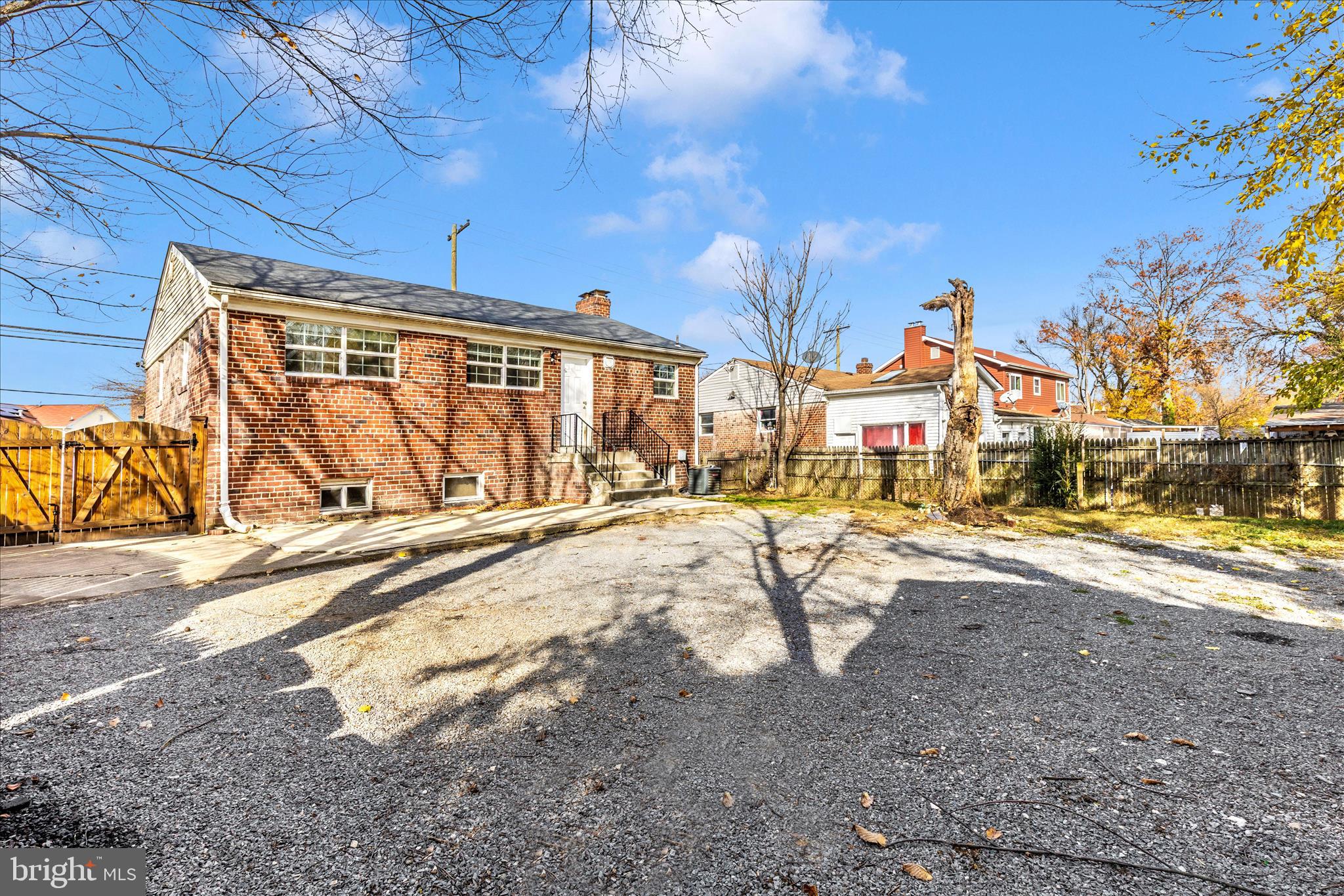 ADELPHI KNOLLS - Residential