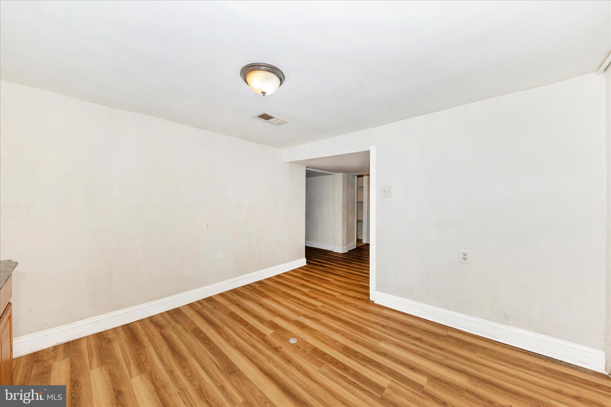 ADELPHI KNOLLS - Residential