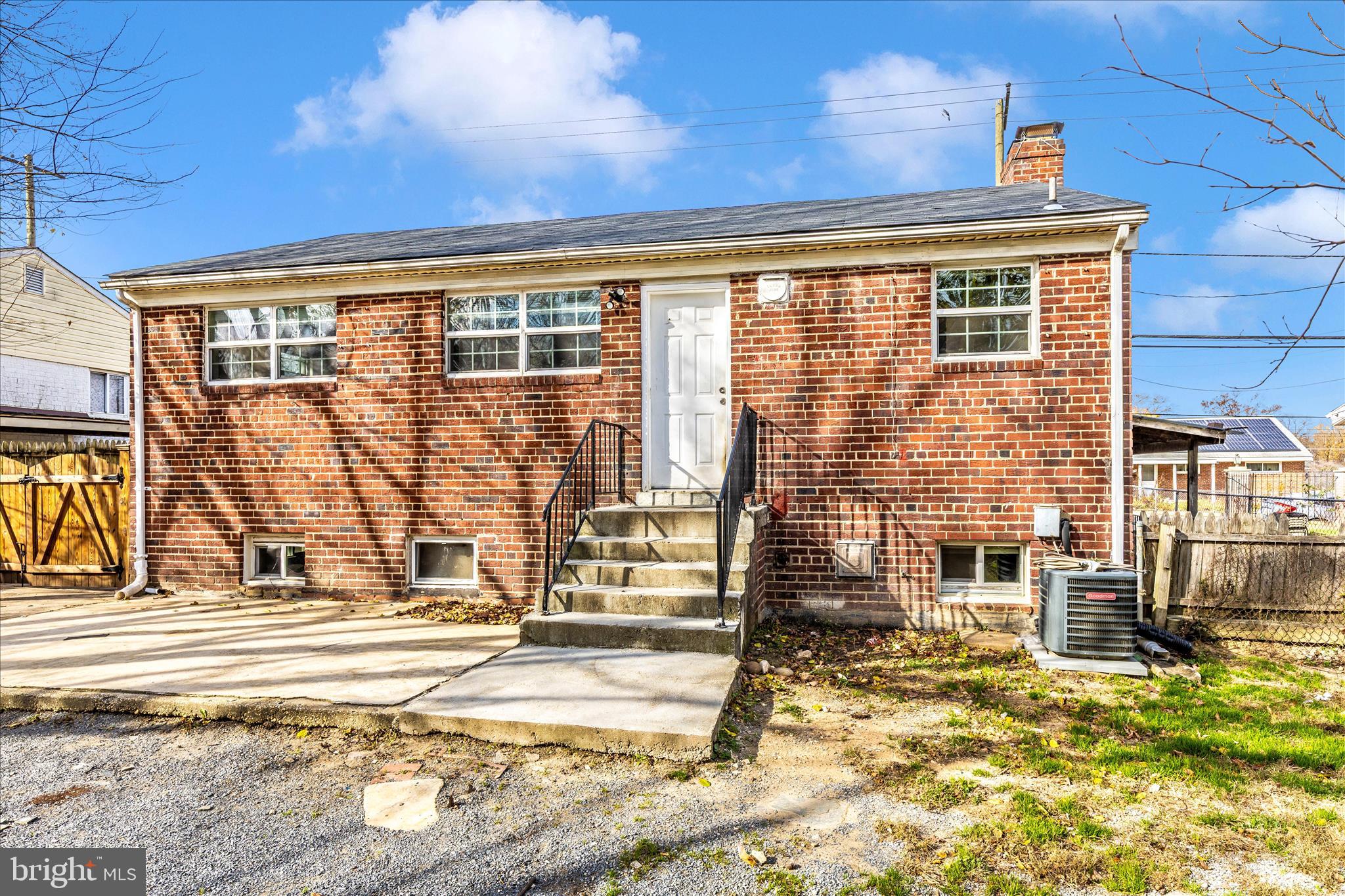 ADELPHI KNOLLS - Residential