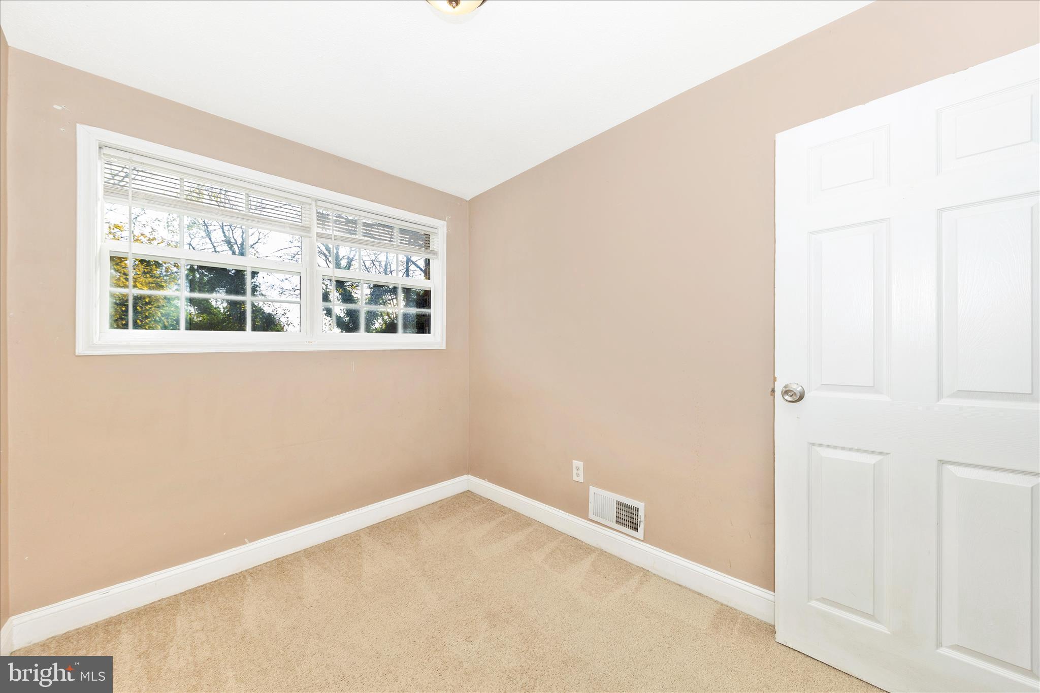 ADELPHI KNOLLS - Residential