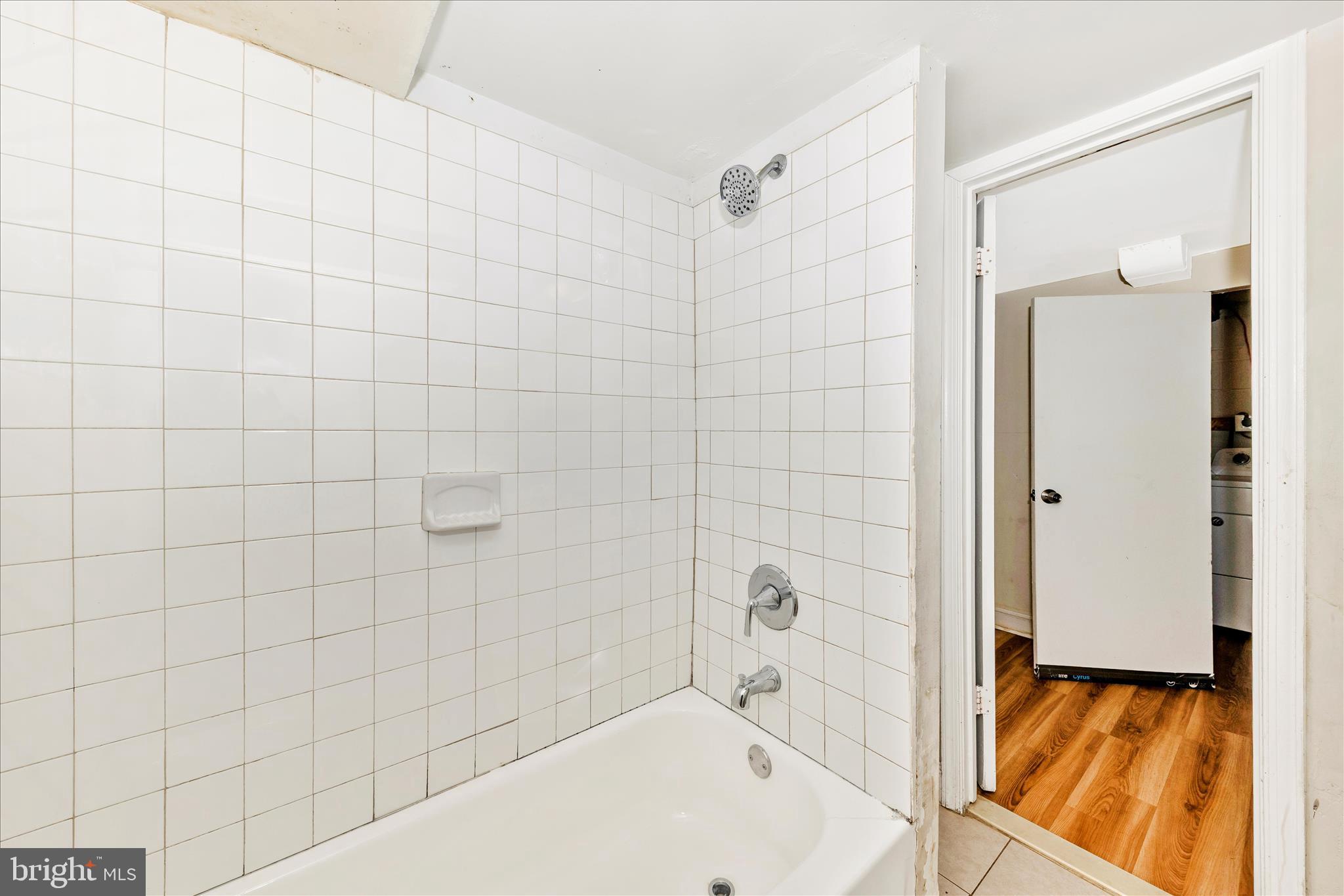 ADELPHI KNOLLS - Residential