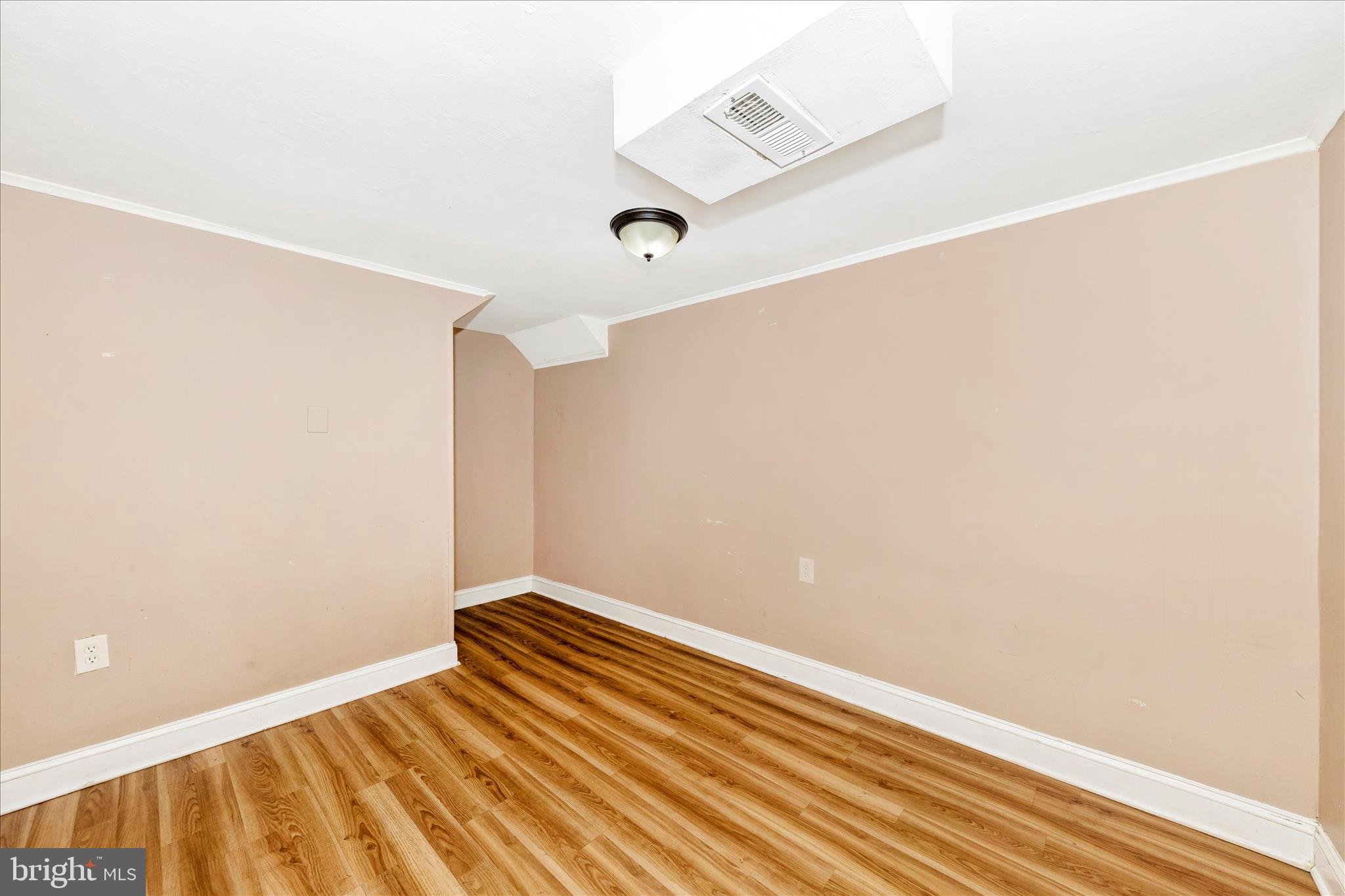 ADELPHI KNOLLS - Residential