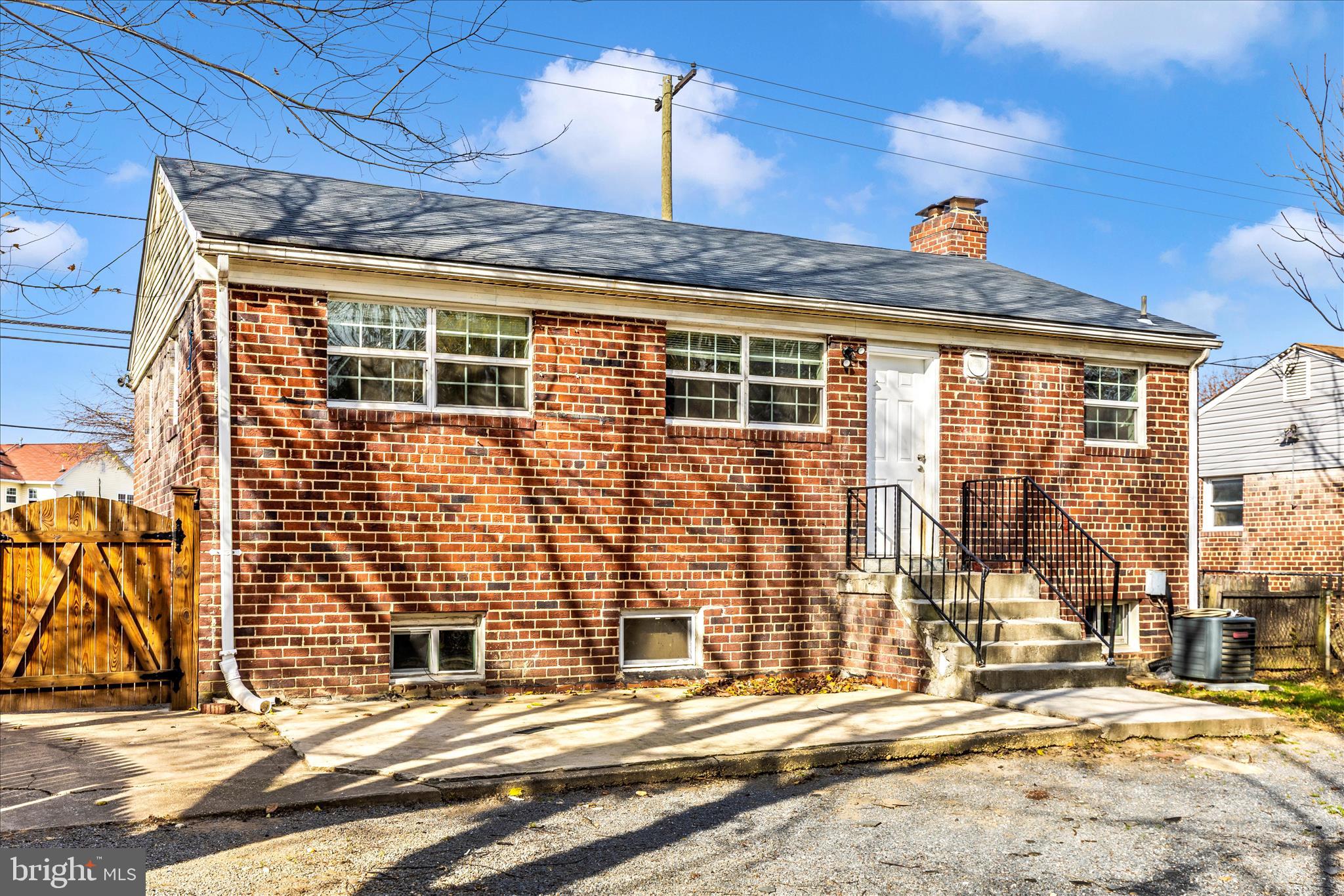 ADELPHI KNOLLS - Residential