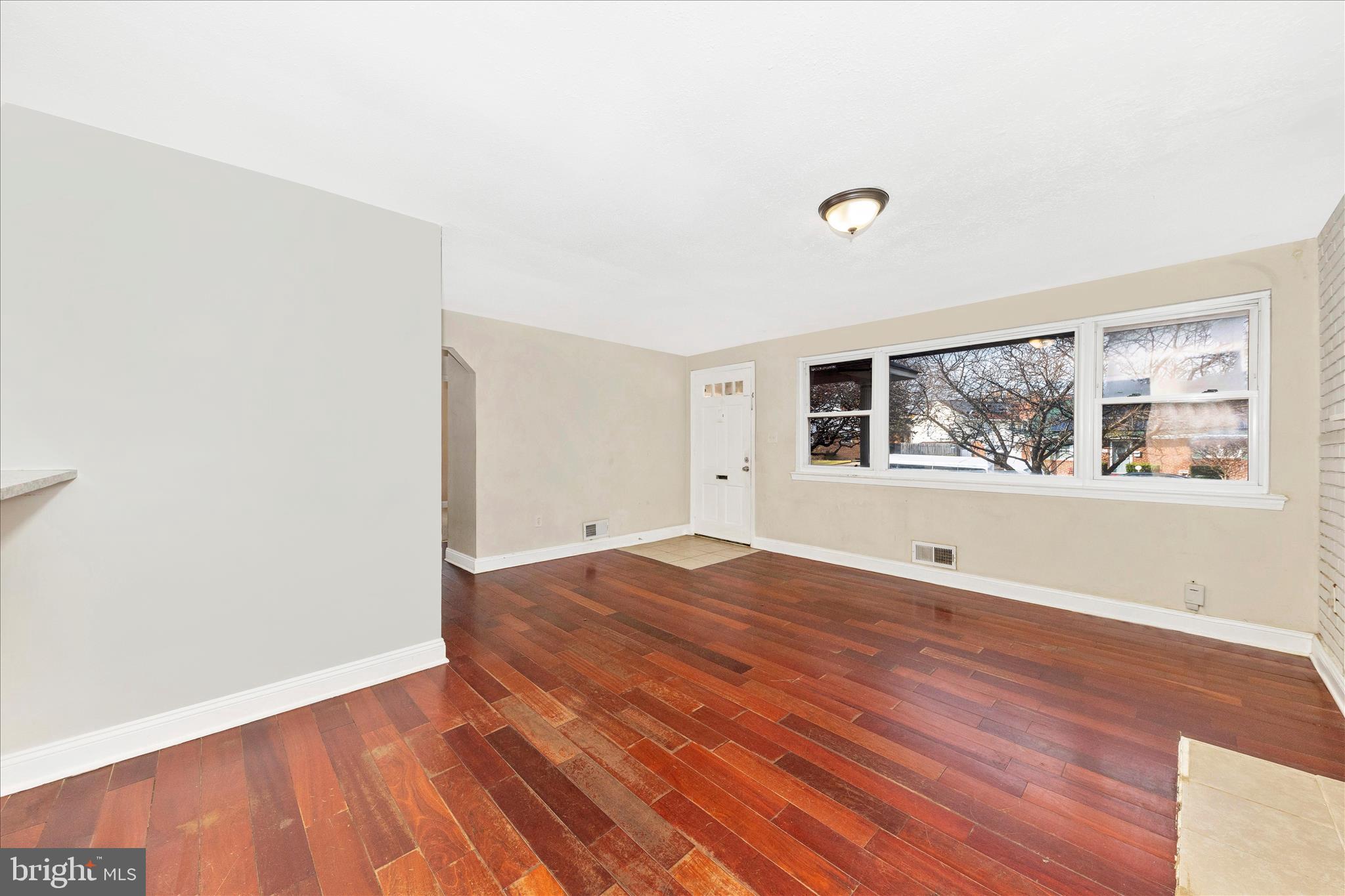 ADELPHI KNOLLS - Residential