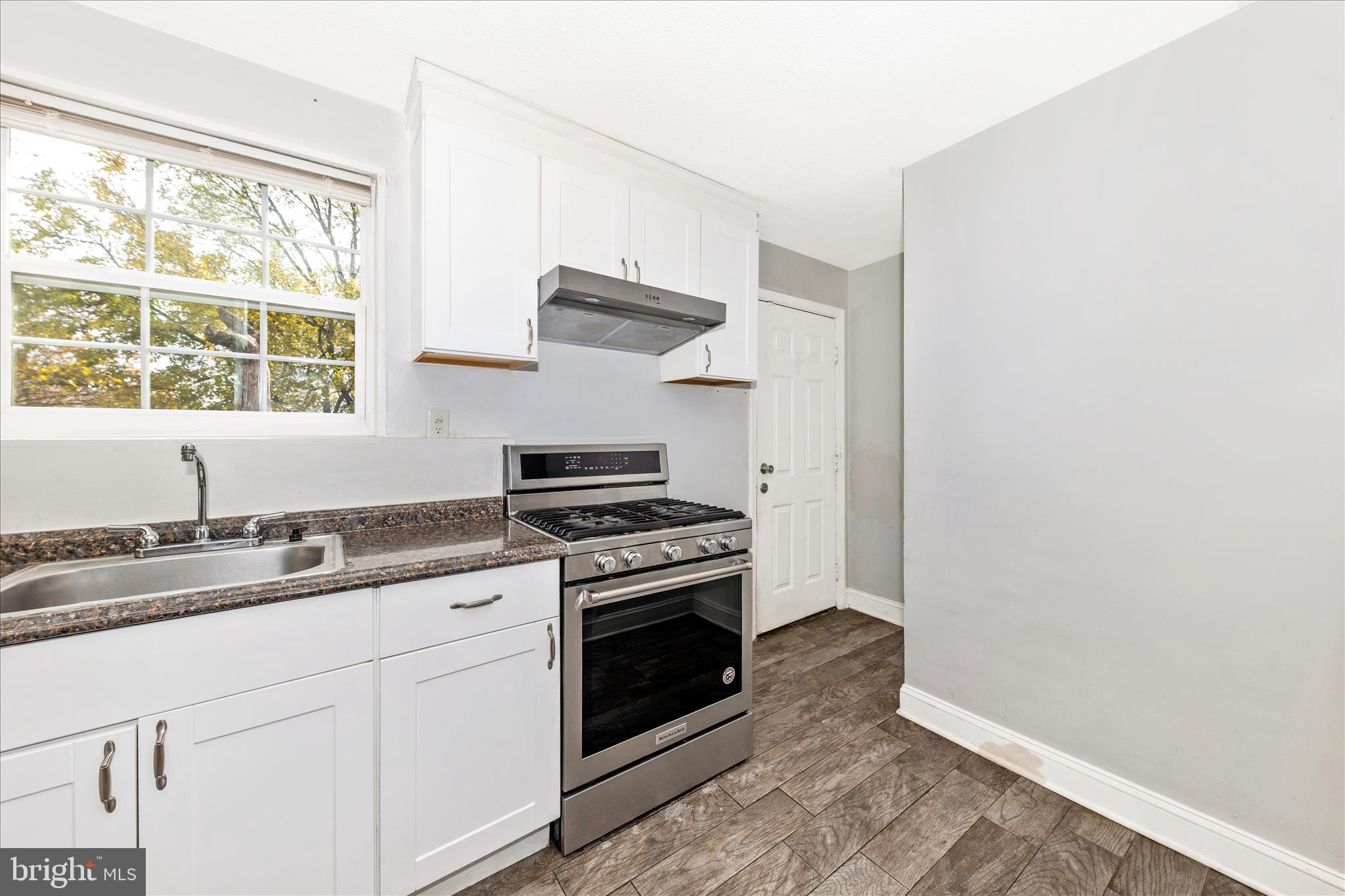 ADELPHI KNOLLS - Residential