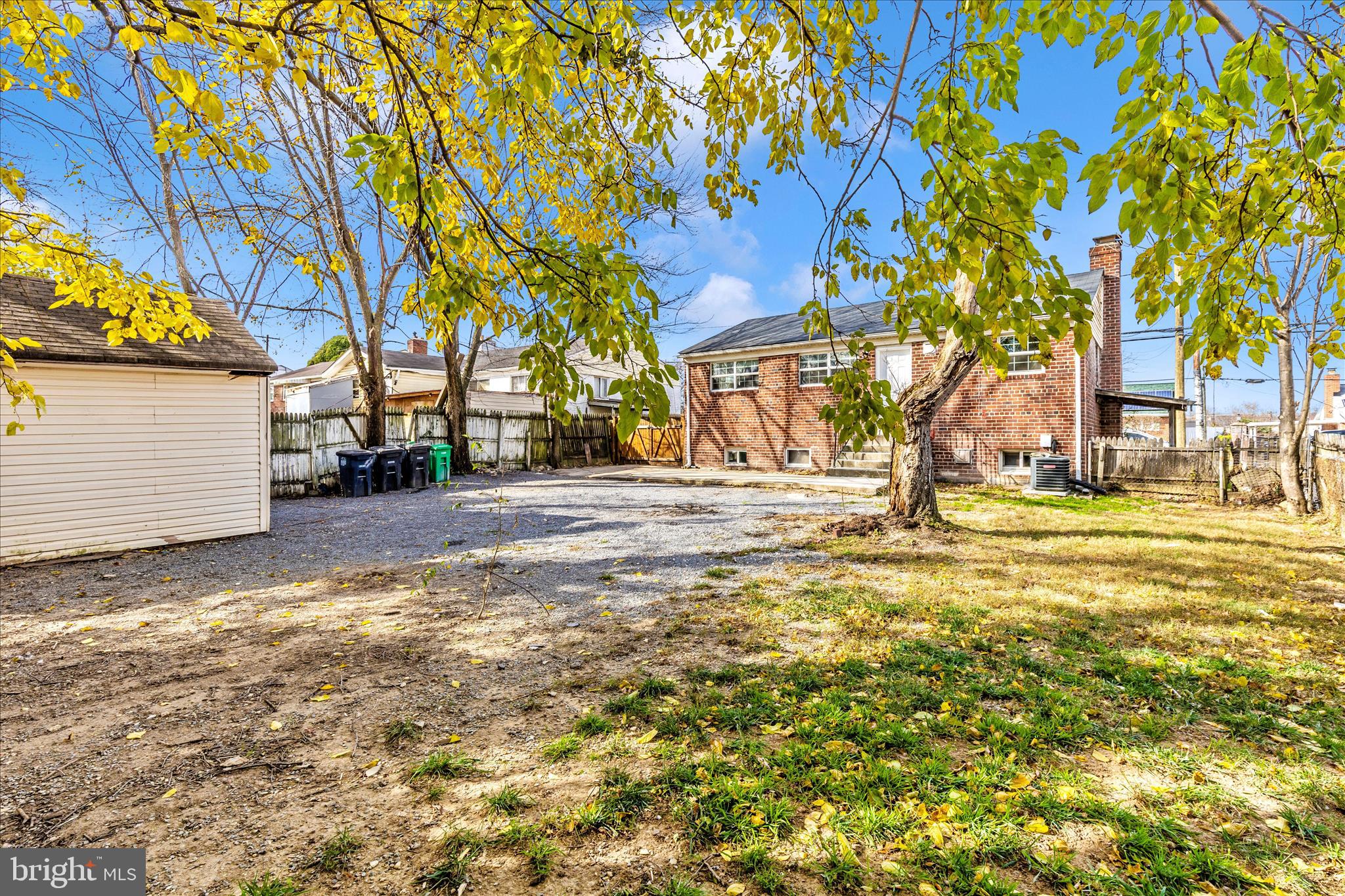 ADELPHI KNOLLS - Residential