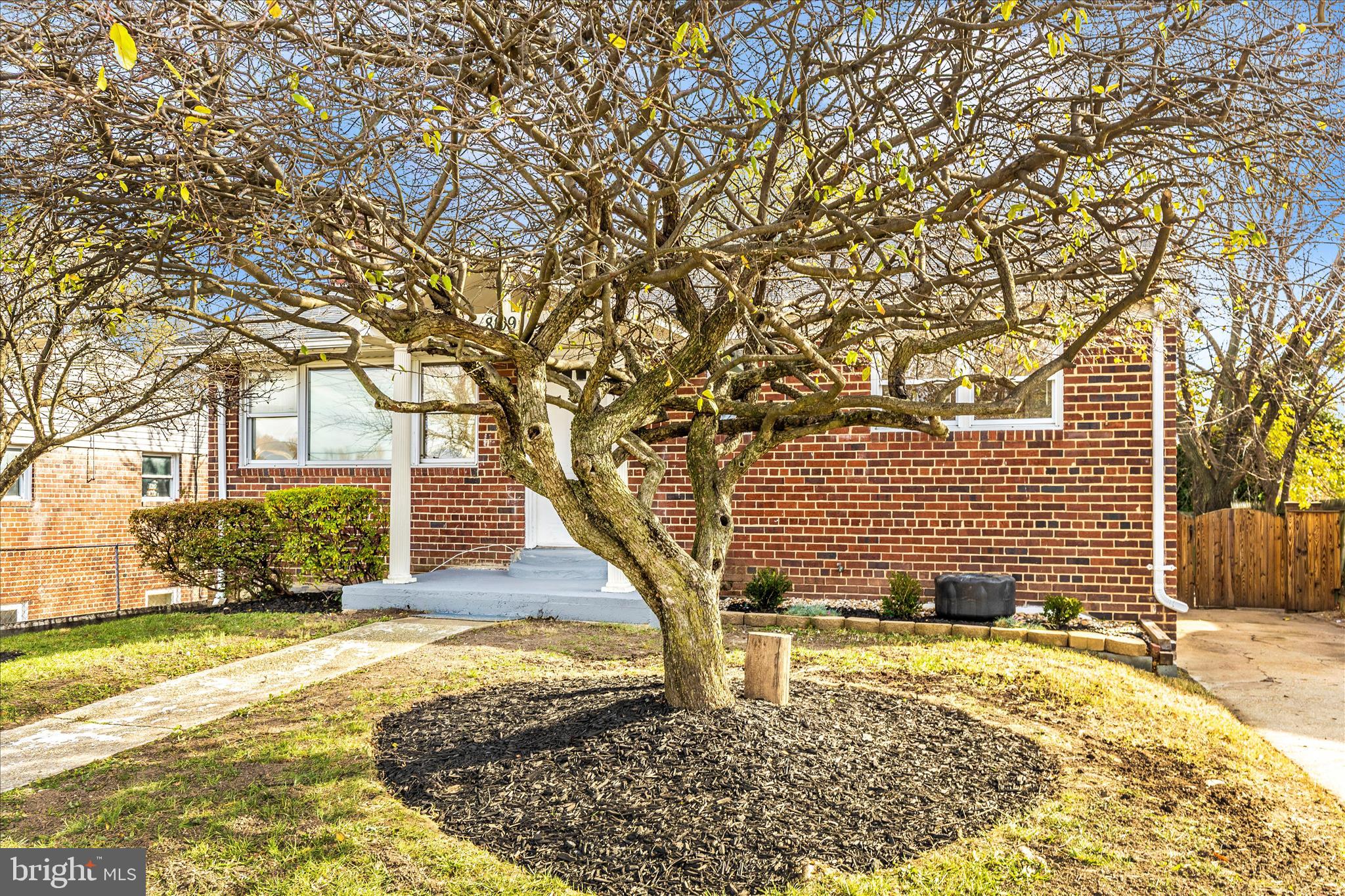 ADELPHI KNOLLS - Residential