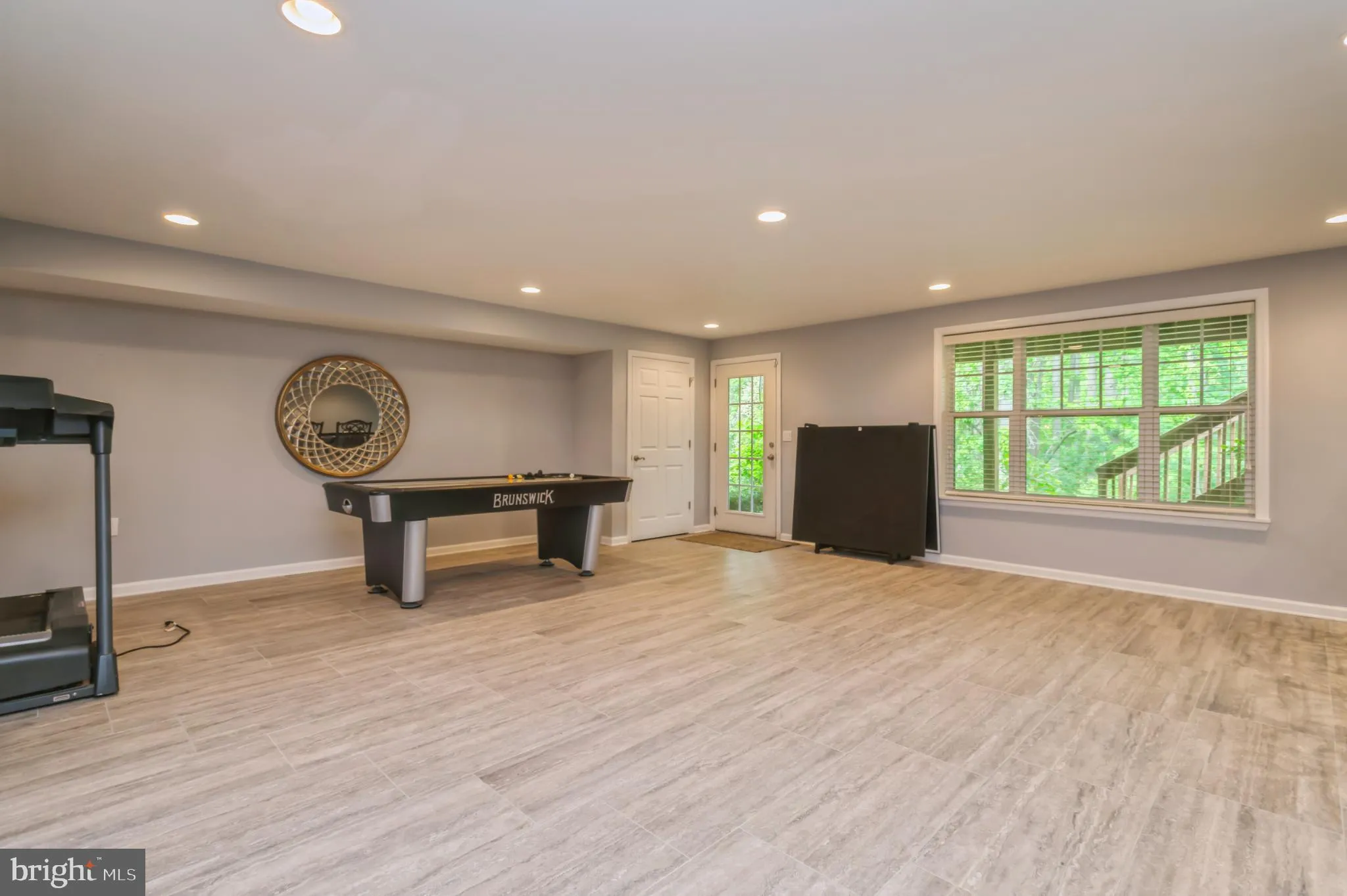 Manalapan, New Jersey 07726, United States, 2 Bedrooms Bedrooms, ,3 BathroomsBathrooms,Residential,Pending,143065