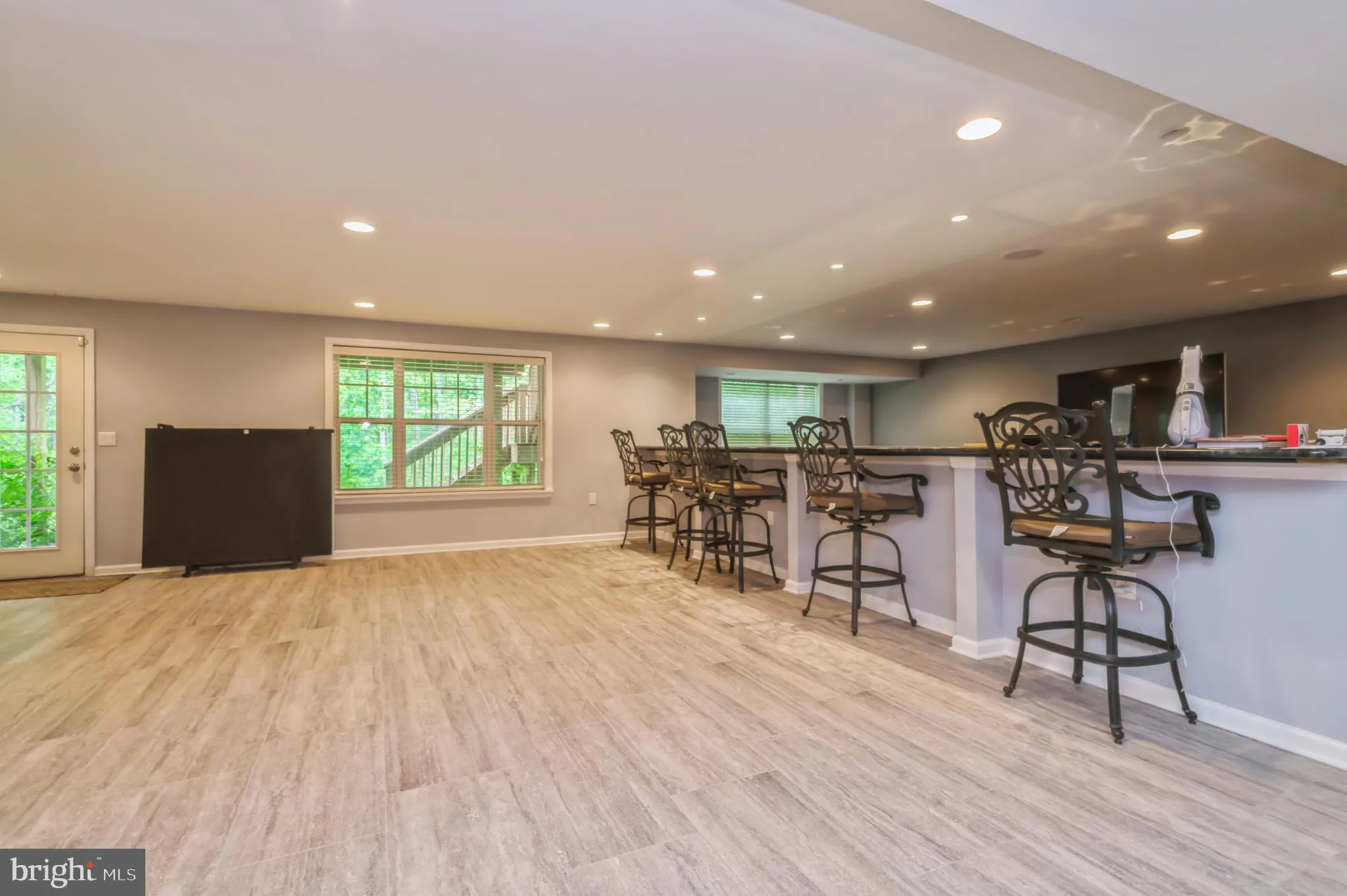 Manalapan, New Jersey 07726, United States, 2 Bedrooms Bedrooms, ,3 BathroomsBathrooms,Residential,Pending,143065