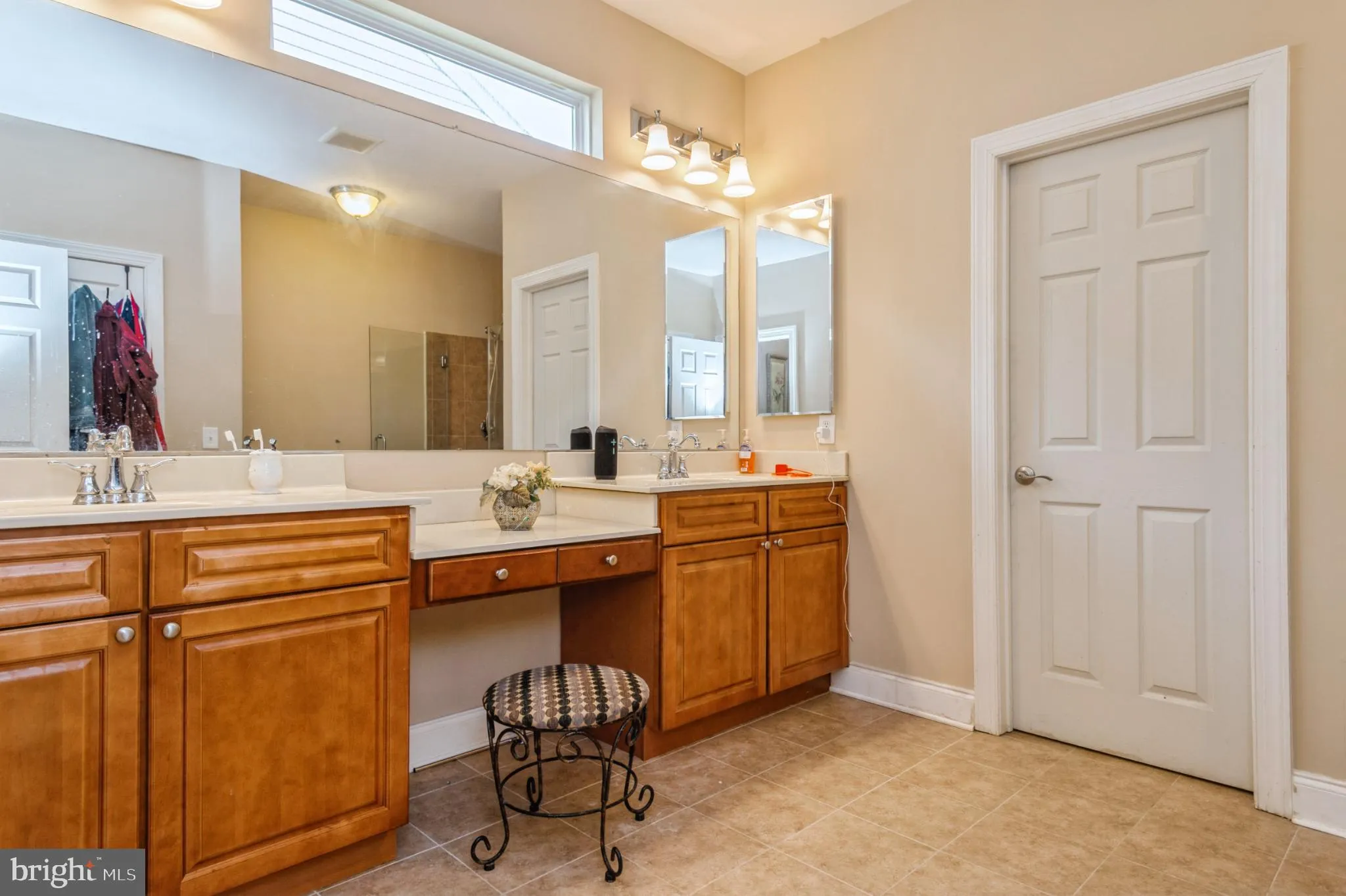 Manalapan, New Jersey 07726, United States, 2 Bedrooms Bedrooms, ,3 BathroomsBathrooms,Residential,Pending,143065