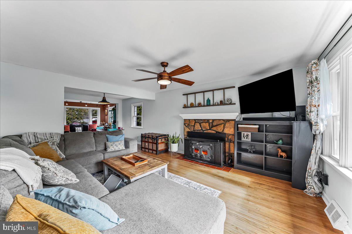 EAST FALLOWFIELD - Residential