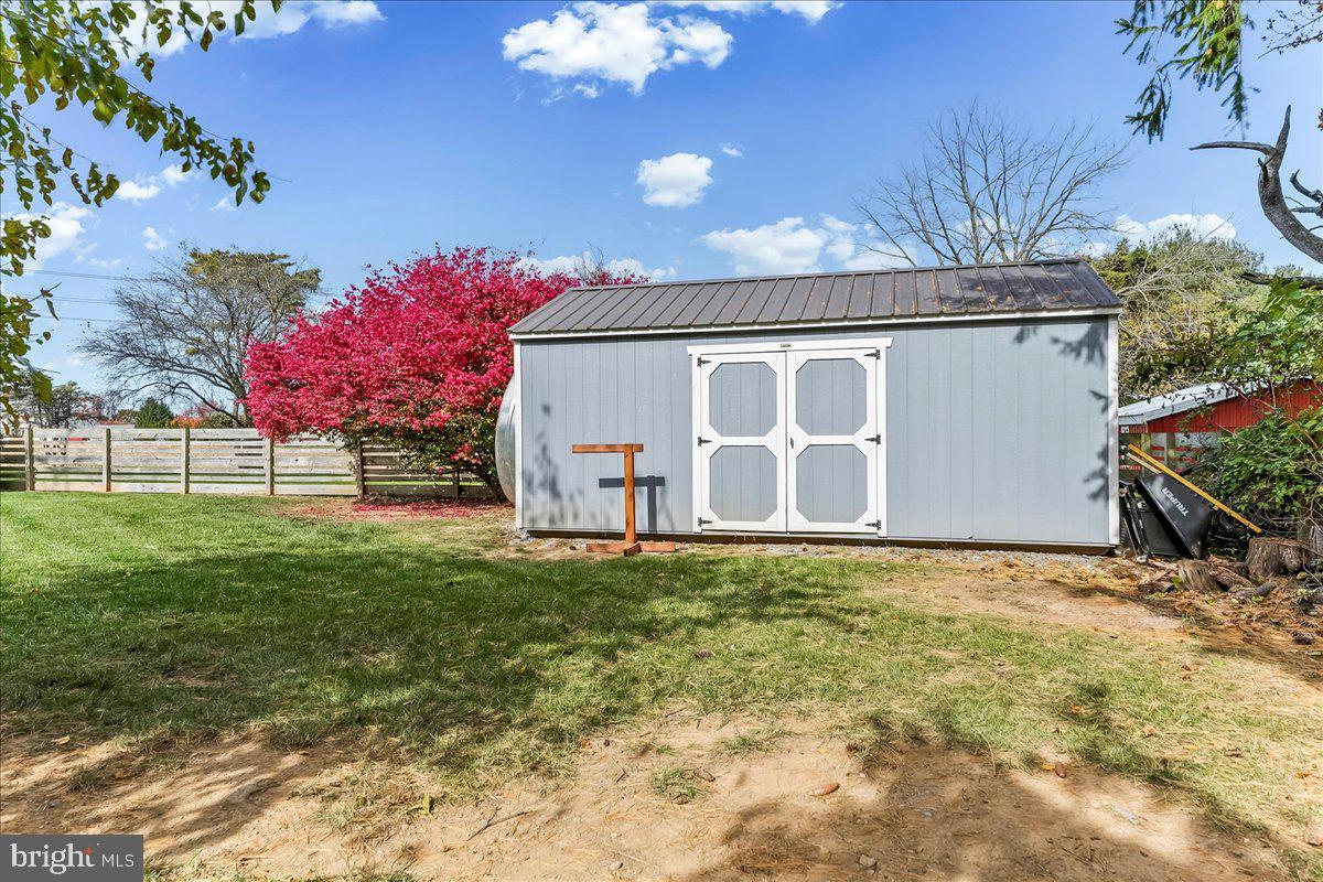 EAST FALLOWFIELD - Residential