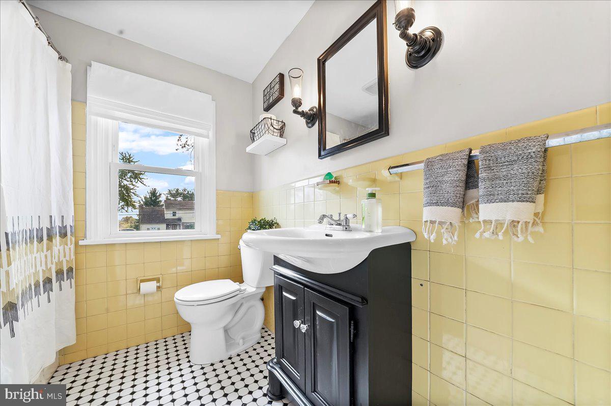 EAST FALLOWFIELD - Residential