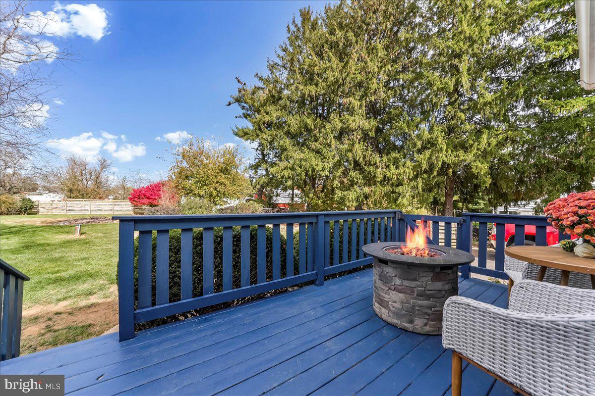 EAST FALLOWFIELD - Residential