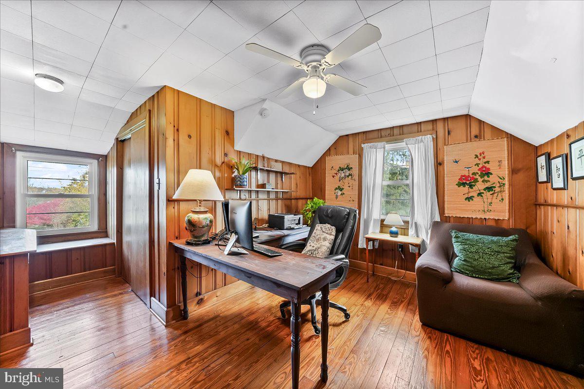 EAST FALLOWFIELD - Residential