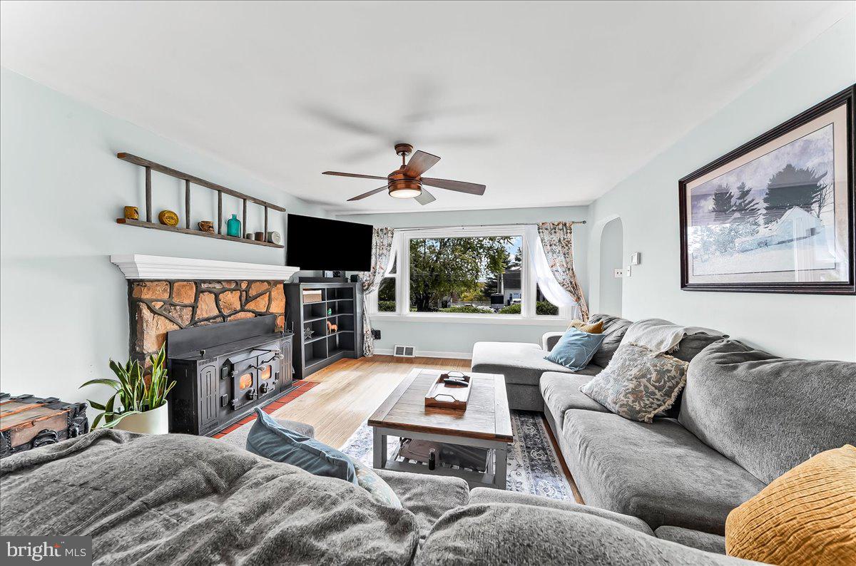 EAST FALLOWFIELD - Residential