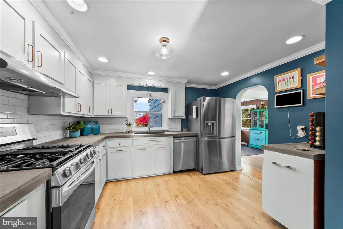 EAST FALLOWFIELD - Residential