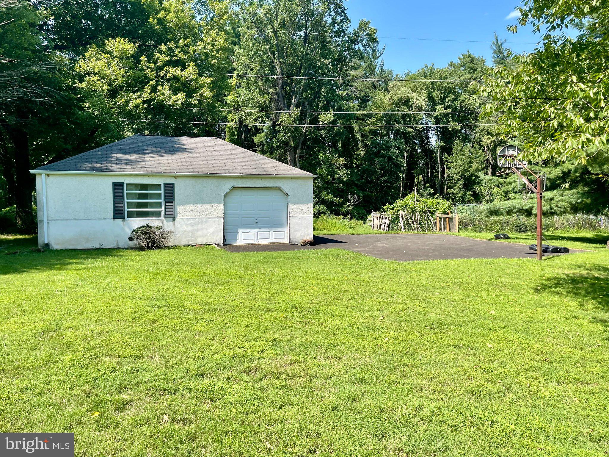 FEASTERVILLE - Residential