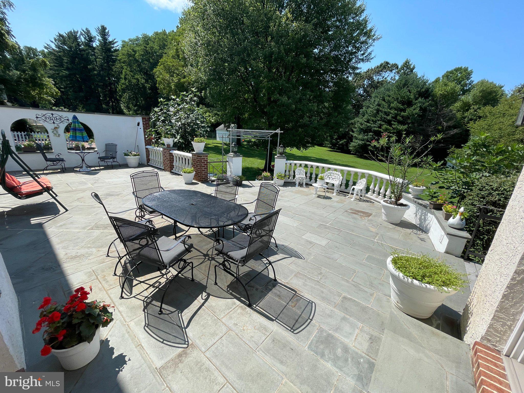 FEASTERVILLE - Residential