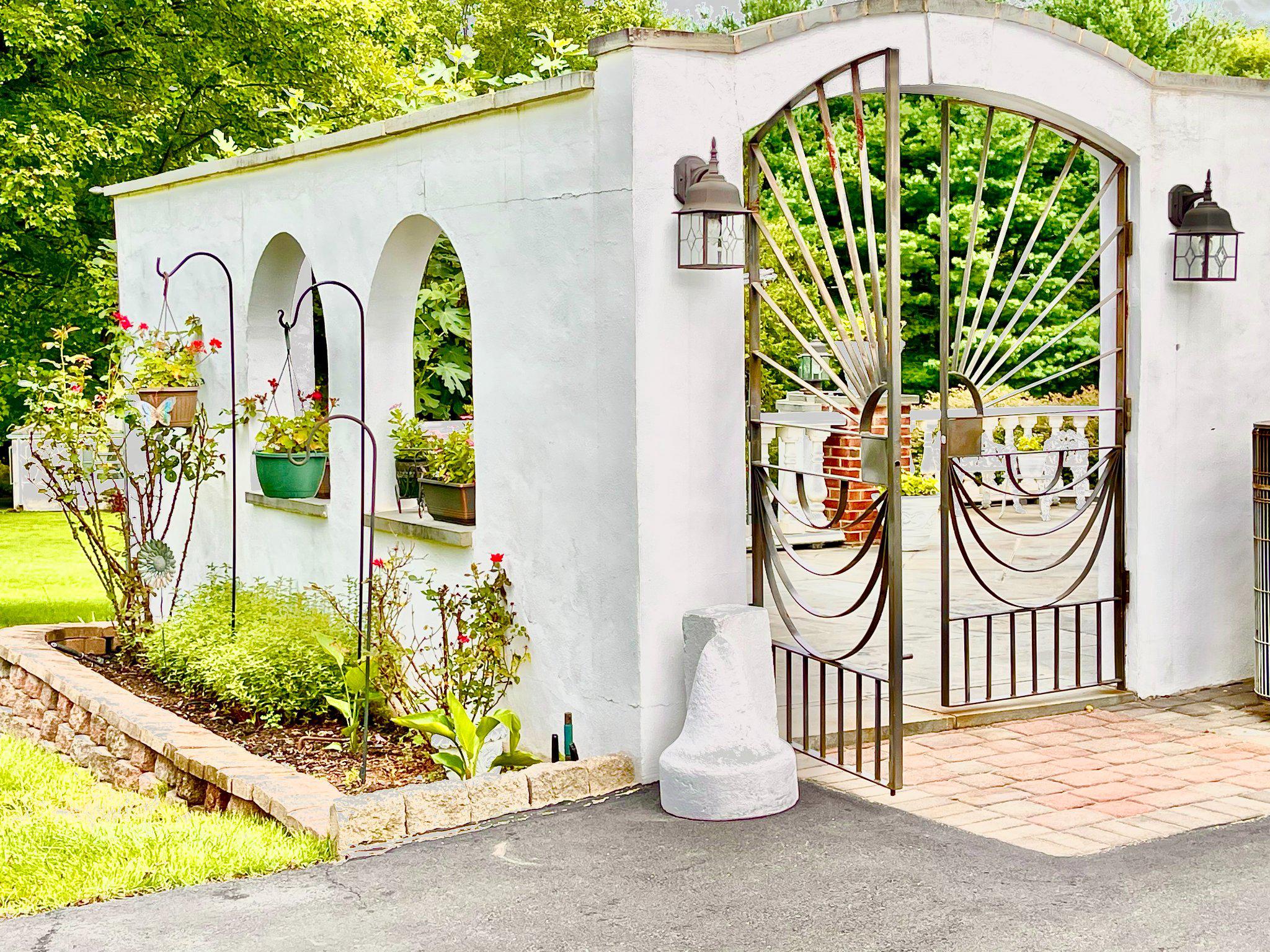 FEASTERVILLE - Residential