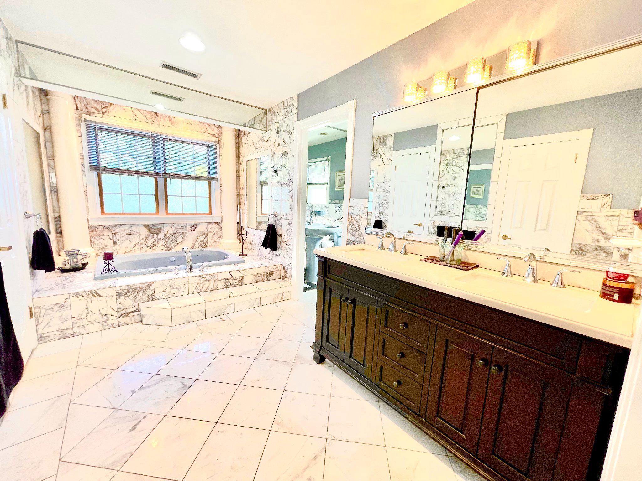 FEASTERVILLE - Residential