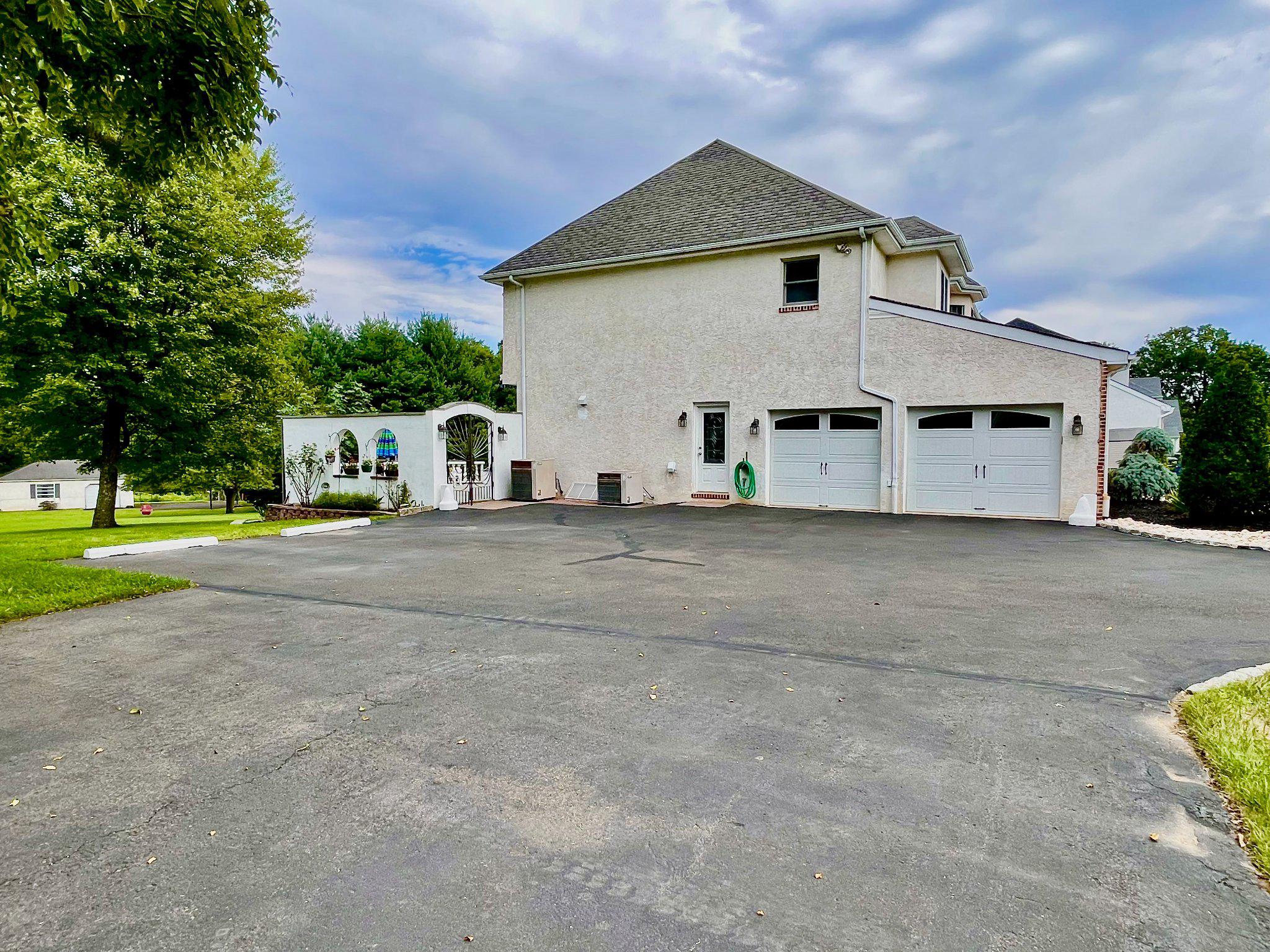 FEASTERVILLE - Residential