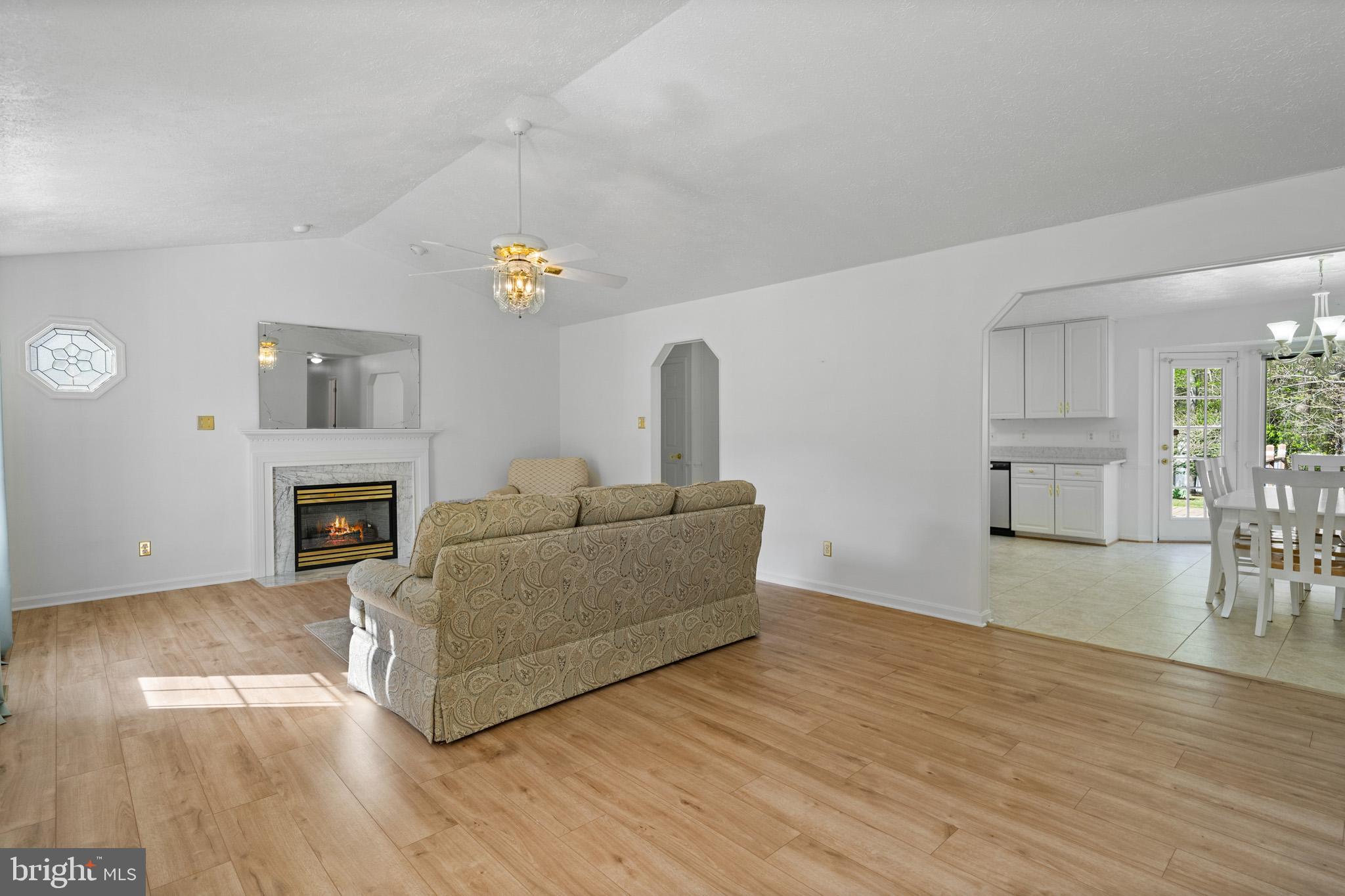 CRESCENT RUN - Residential