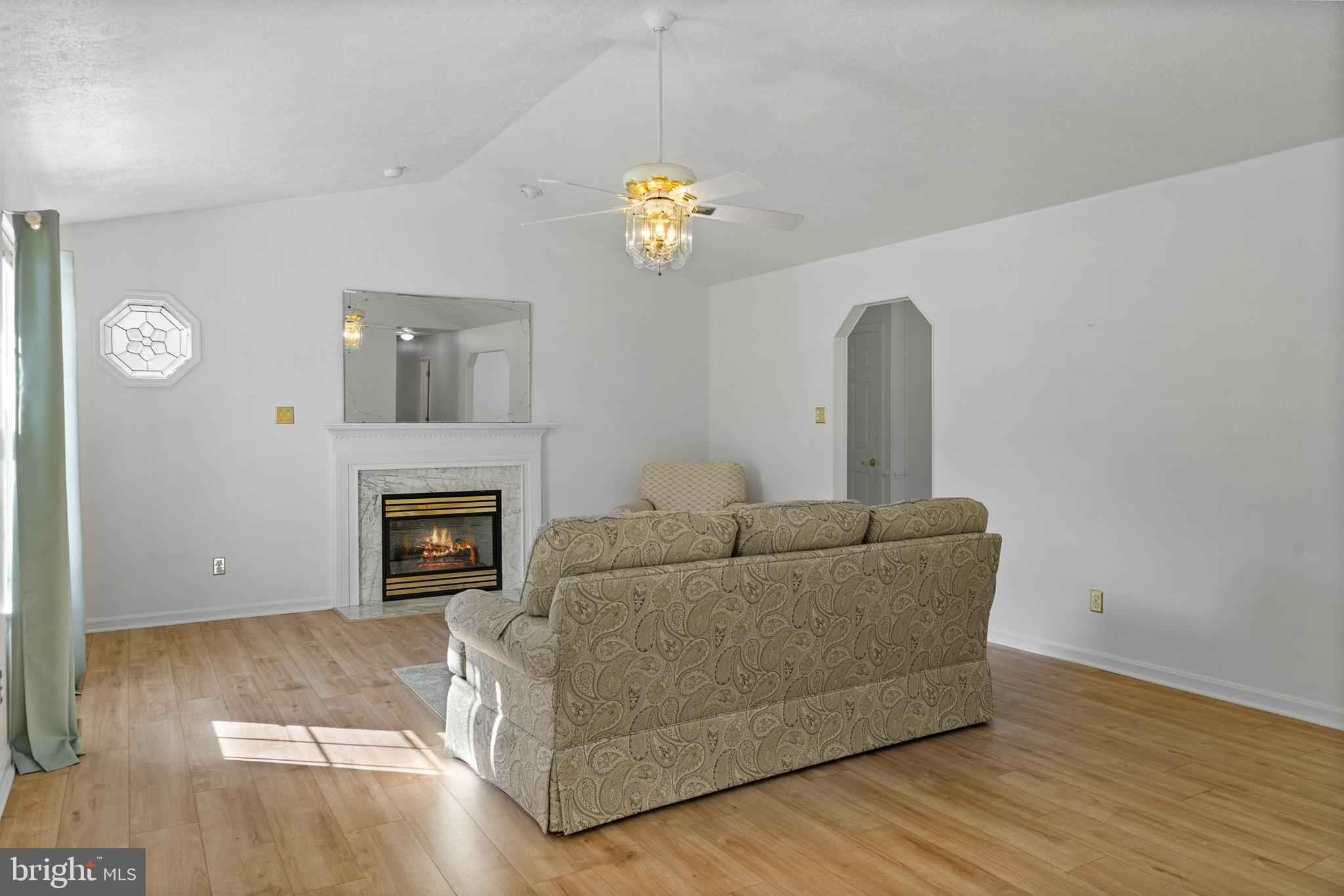 CRESCENT RUN - Residential