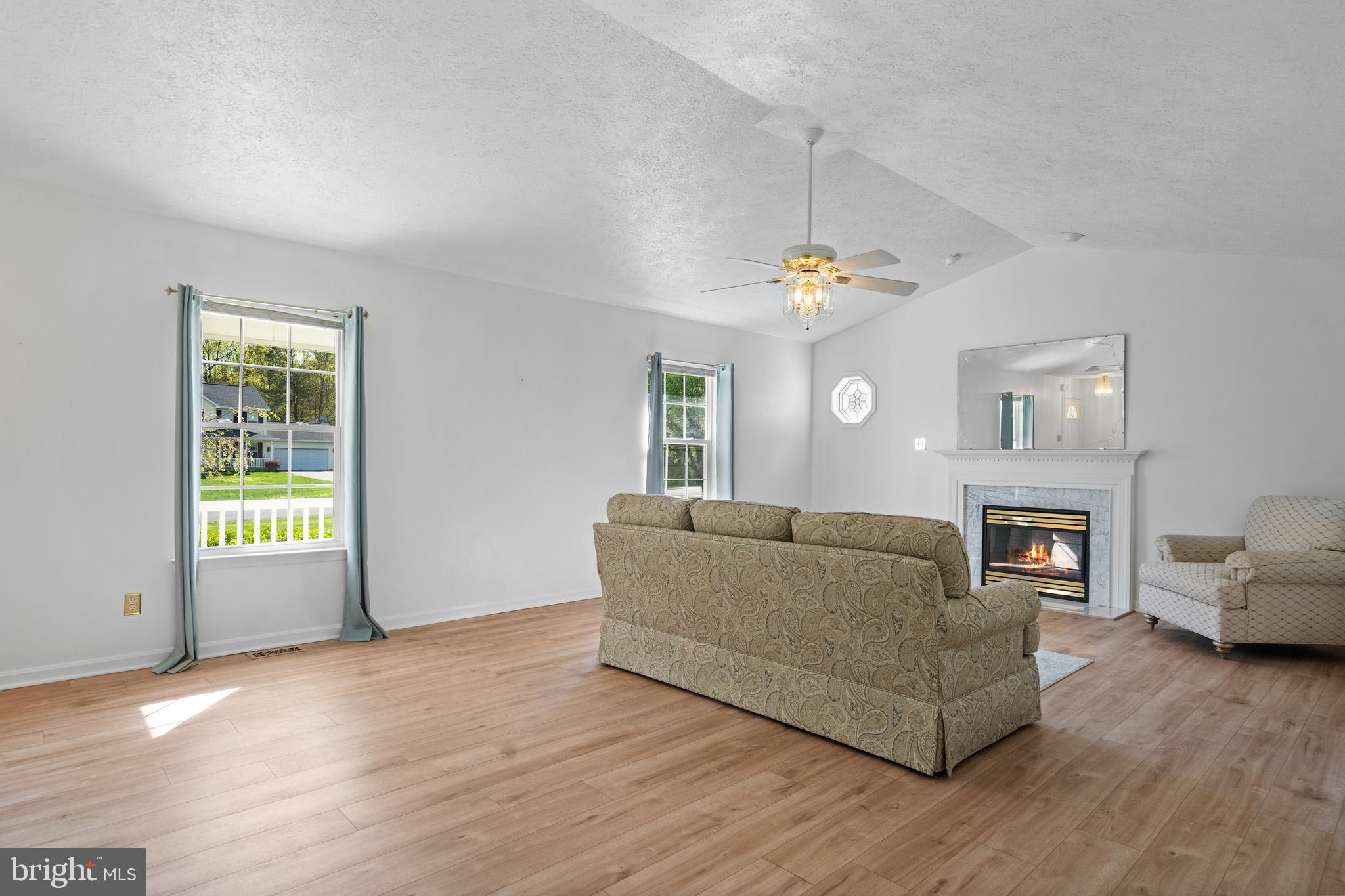 CRESCENT RUN - Residential