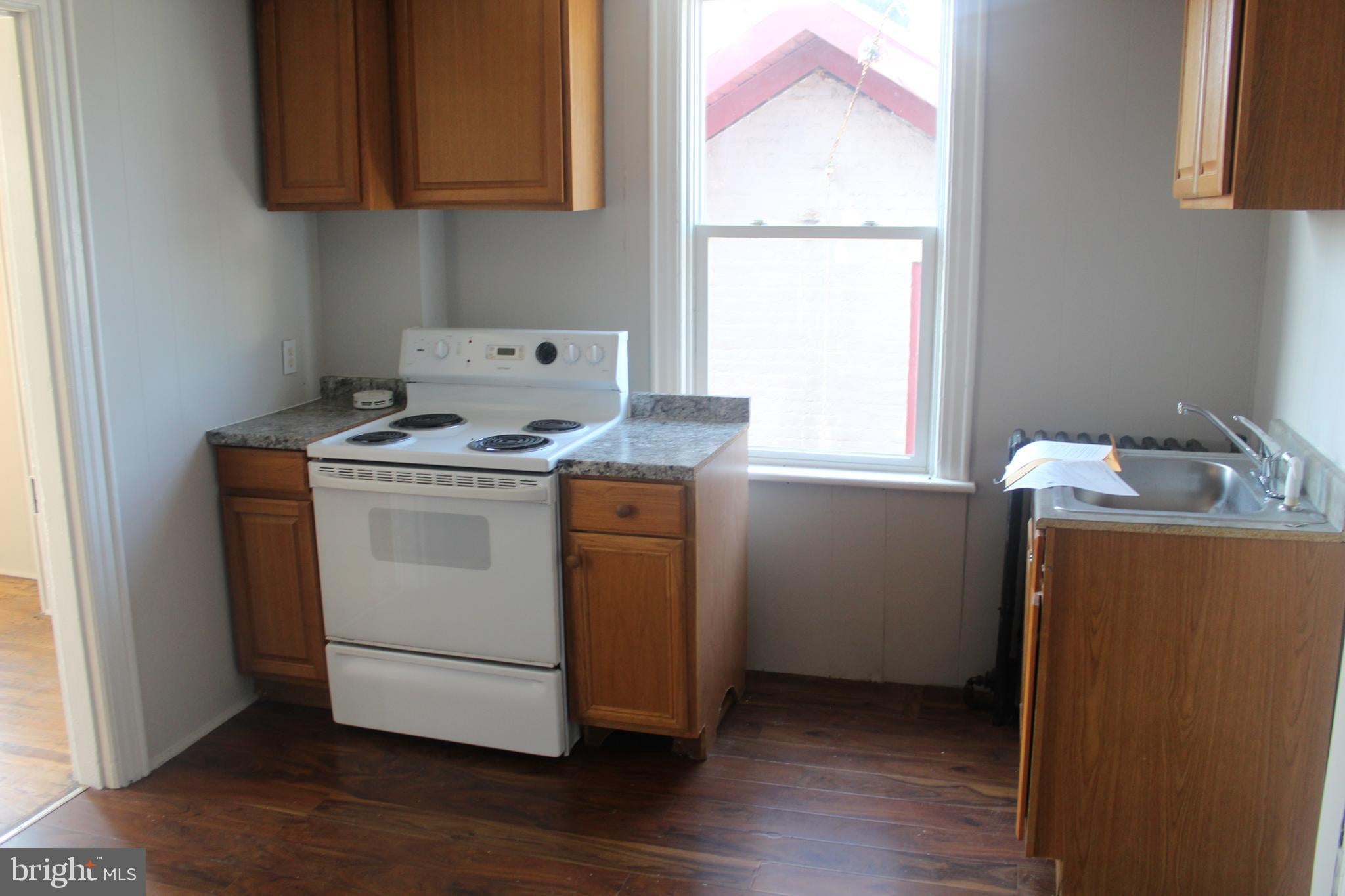 165 SUMMIT AVENUE APT 6