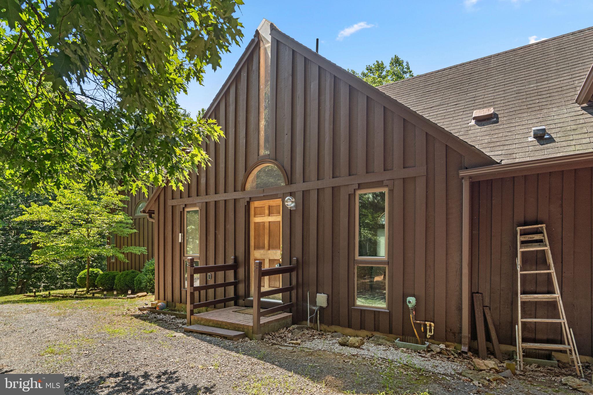 3113 CALMES NECK LANE