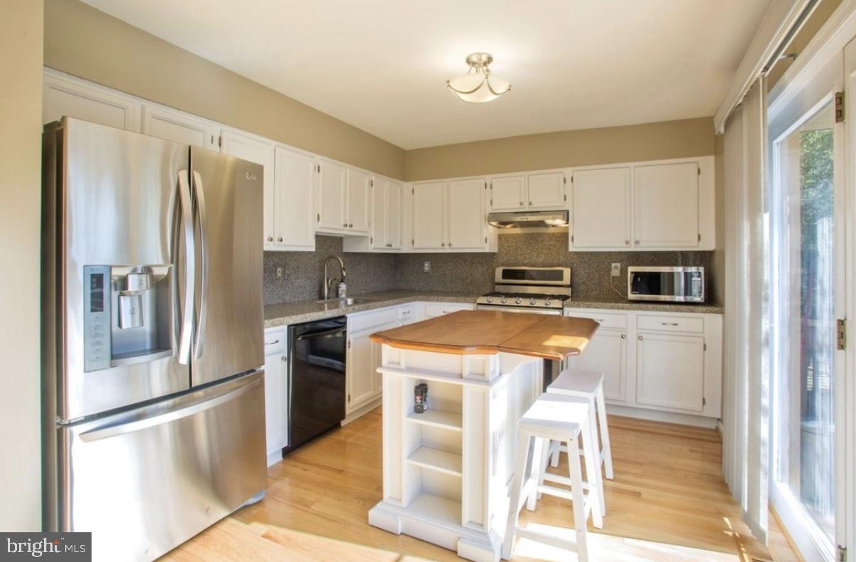 CARRIAGE RUN - Residential Lease