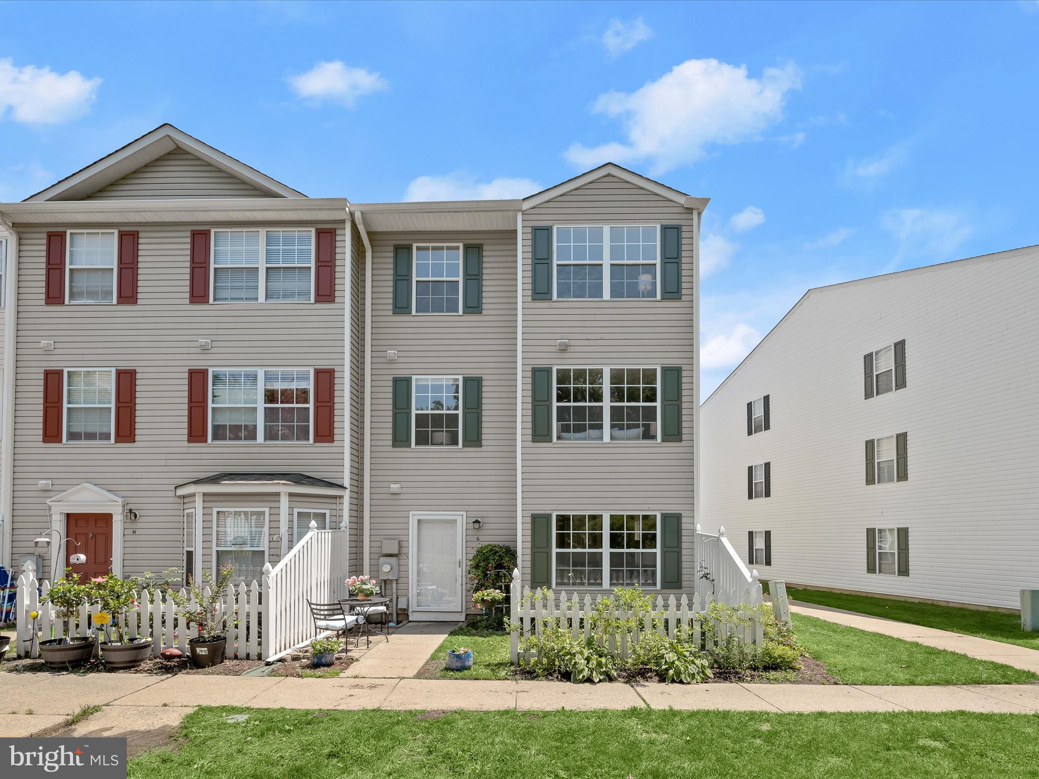 Seller is offering $2,000.00 Closing cost contribution! Buyer can buy down their interest rate.
This well-kept three-bedroom, two-and-a-half-bath end-unit townhome offers a functional layout across three levels, with abundant natural light and a private setting that backs to the woods. Located on the quieter backside of the community, this home enjoys a more peaceful, tucked-away feel. The top floor features a spacious primary suite with a walk-in closet and an en-suite bath. Two additional bedrooms, a full bath, laundry room, and linen closet complete the second level. The main level includes a bright living area, an eat-in kitchen with tasteful updates, a half bath, coat closet, and additional storage. Large windows throughout bring in generous natural light and views of the surrounding trees, enhancing the home's warm and inviting atmosphere. Set in Annapolis Overlook, a community known for its convenience and affordability, residents have access to a pool, fitness center, and well-maintained green spaces. Just minutes away, Quiet Waters Park offers over 300 acres of trails, water access, a dog beach, and year-round activities. Eastport, downtown Annapolis, I‑97, and Route 50 are all easily accessible, making this an ideal location for commuting or enjoying everything the area has to offer.