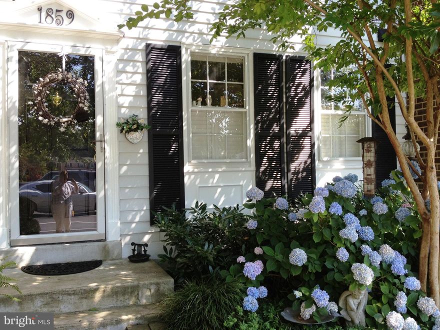 Lovely 3 level 3 bedroom 2.5 bath townhouse in Crofton Meadows community! 

Home features:

3 bedrooms
2.5 bathrooms
Washer/dryer
Basement with rec room and lots of storage space
patio/yard, fenced
Close to Library, Blue Ribbon Elem school

Great location off Reidel Road. Walk to hiking/biking trails, lakes, parks, playgrounds, school, library. Great for commuters less than 20 miles to DC and Baltimore. 10 miles to Annapolis. About 15 miles to Ft Meade and NSA. 

$2150/mo.

Available mid Jan or Feb 1. Tenant pays utilities. $30 app fee per person. Sec Dep is $2150. 

Pets accepted on case-by-case basis. Extra monthly fee is $100/mo. 

Investors Management, Inc.

EHO