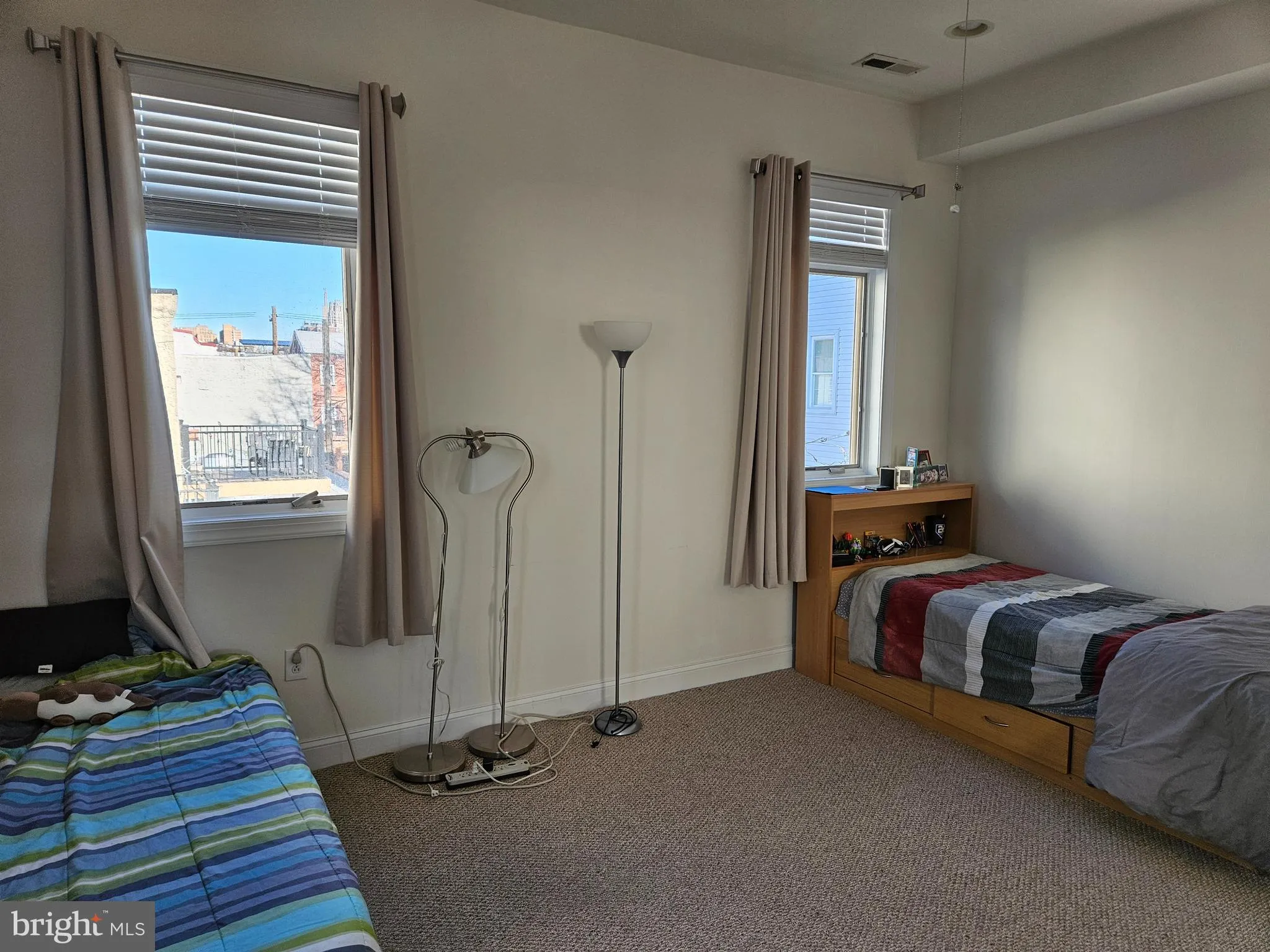 Philadelphia, Pennsylvania 19147, United States, 2 Bedrooms Bedrooms, ,2 BathroomsBathrooms,Residential,Pending,24372