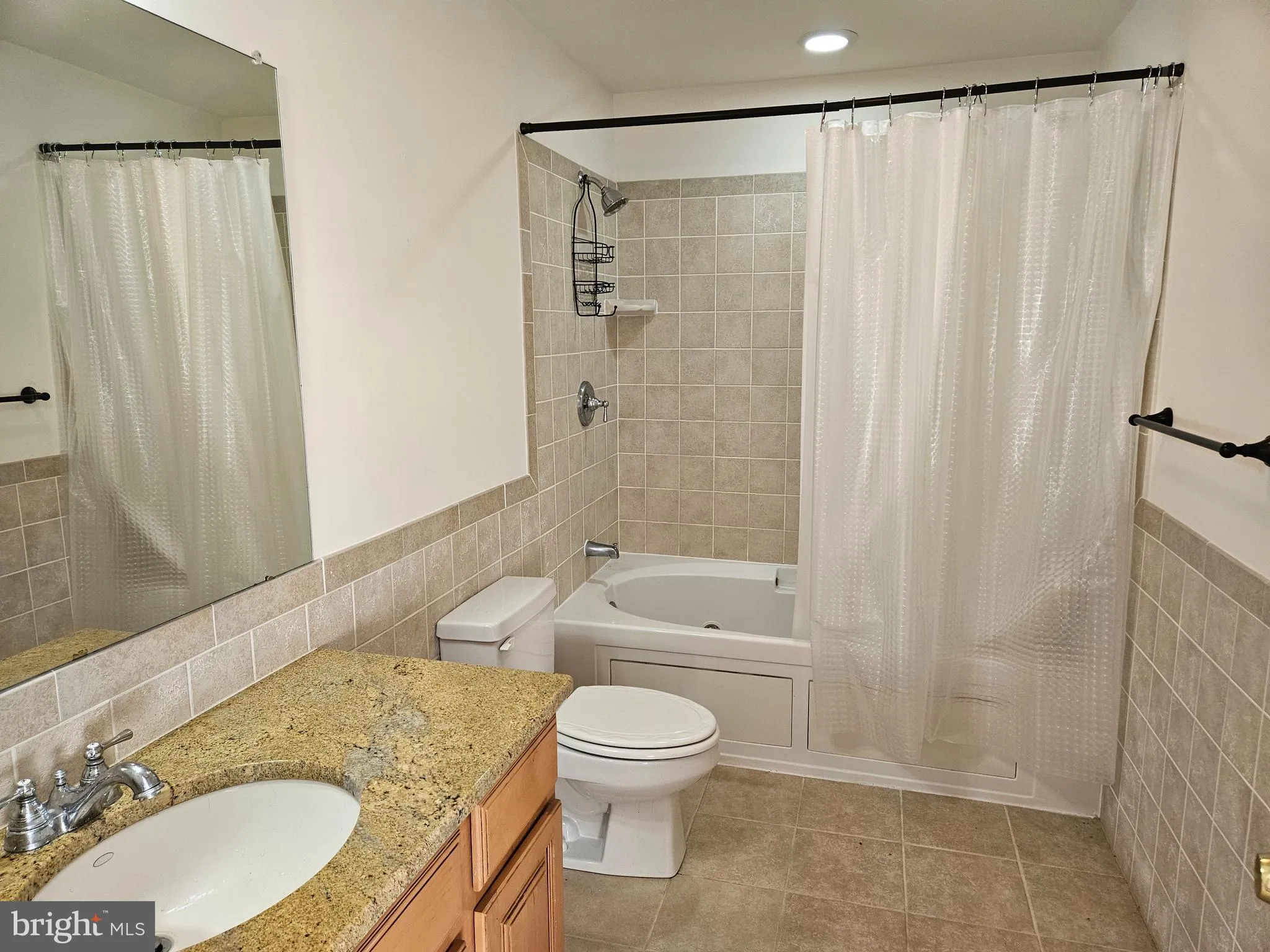 Philadelphia, Pennsylvania 19147, United States, 2 Bedrooms Bedrooms, ,2 BathroomsBathrooms,Residential,Pending,24372